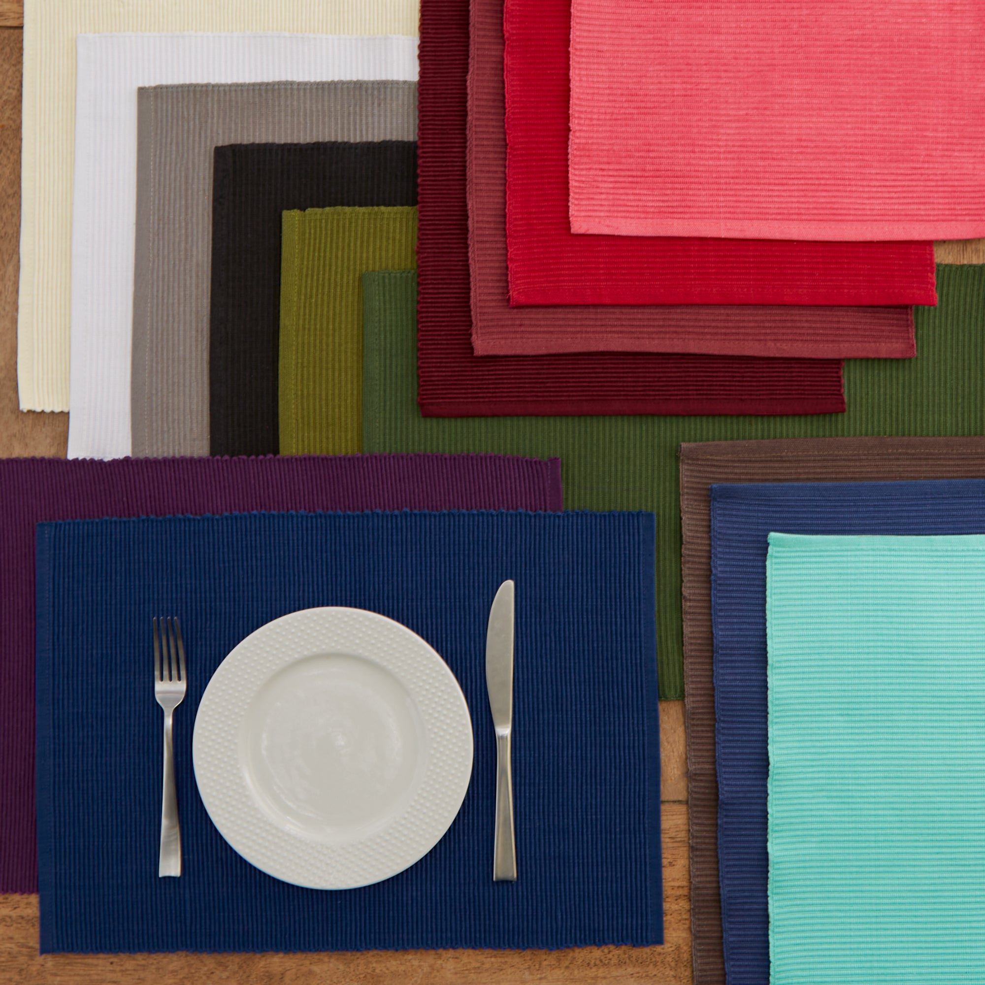Cardinal Red Everyday Ribbed Placemat Set/6