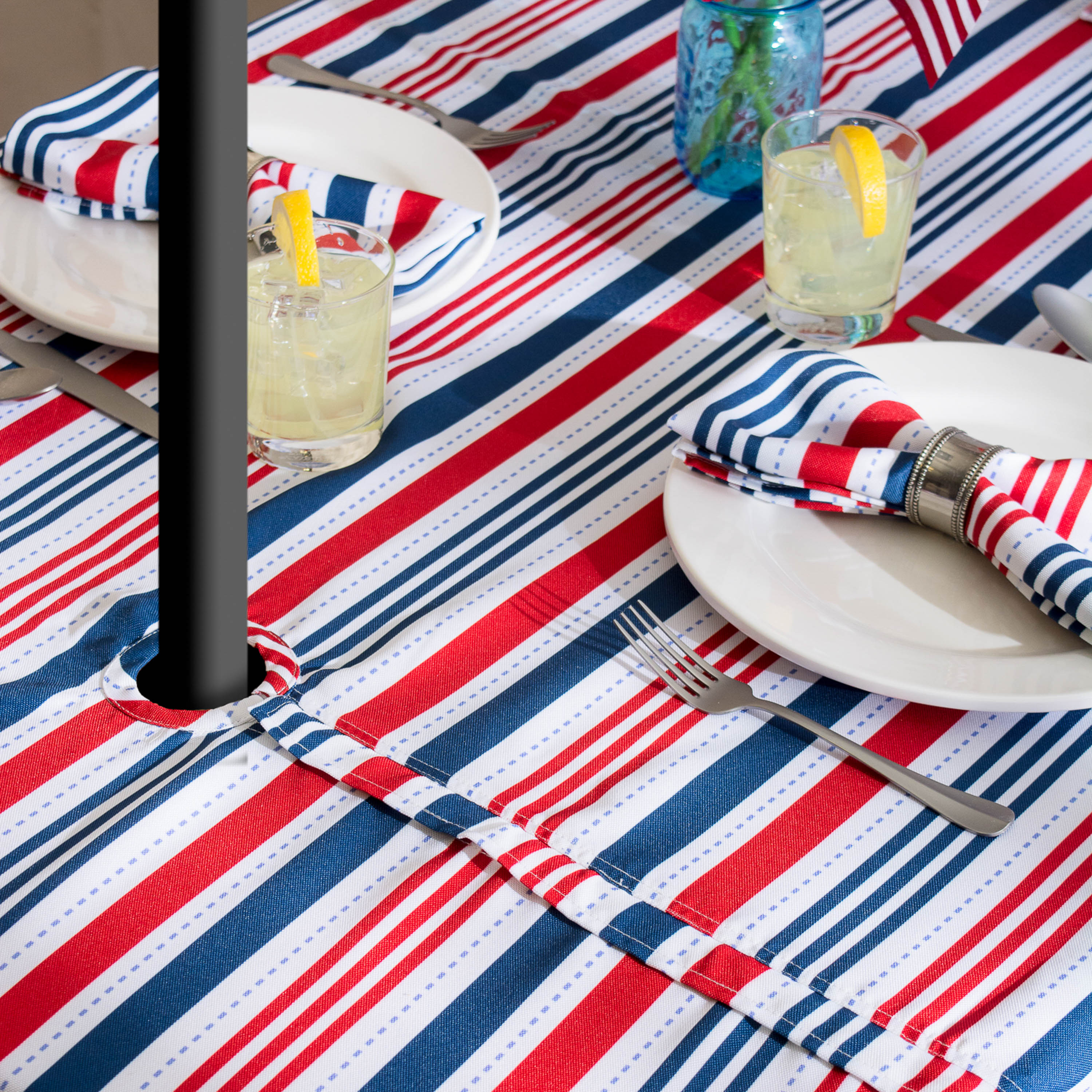 Patriotic Stripe Outdoor Tablecloth With Zipper
