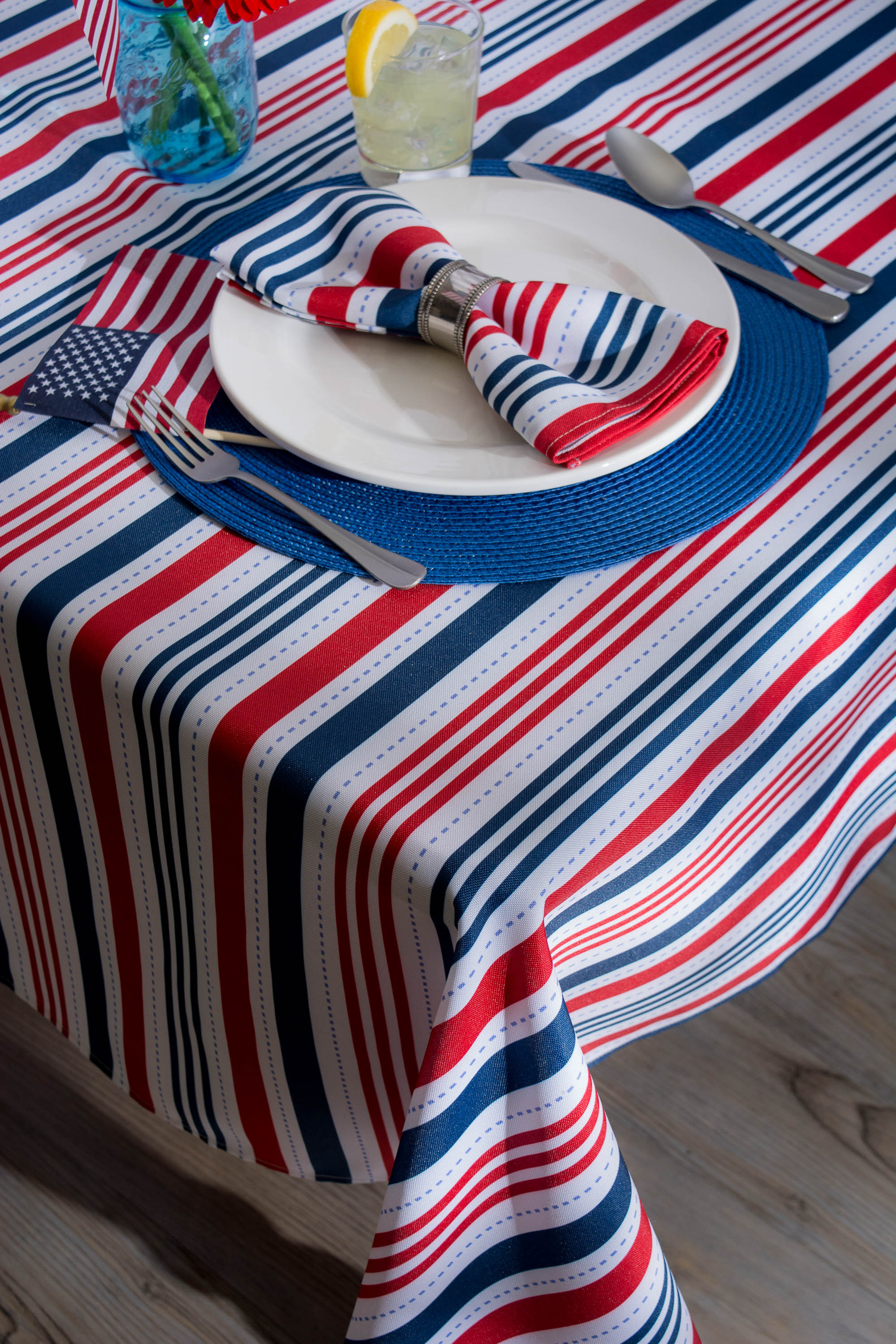 Patriotic Stripe Outdoor Tablecloth With Zipper