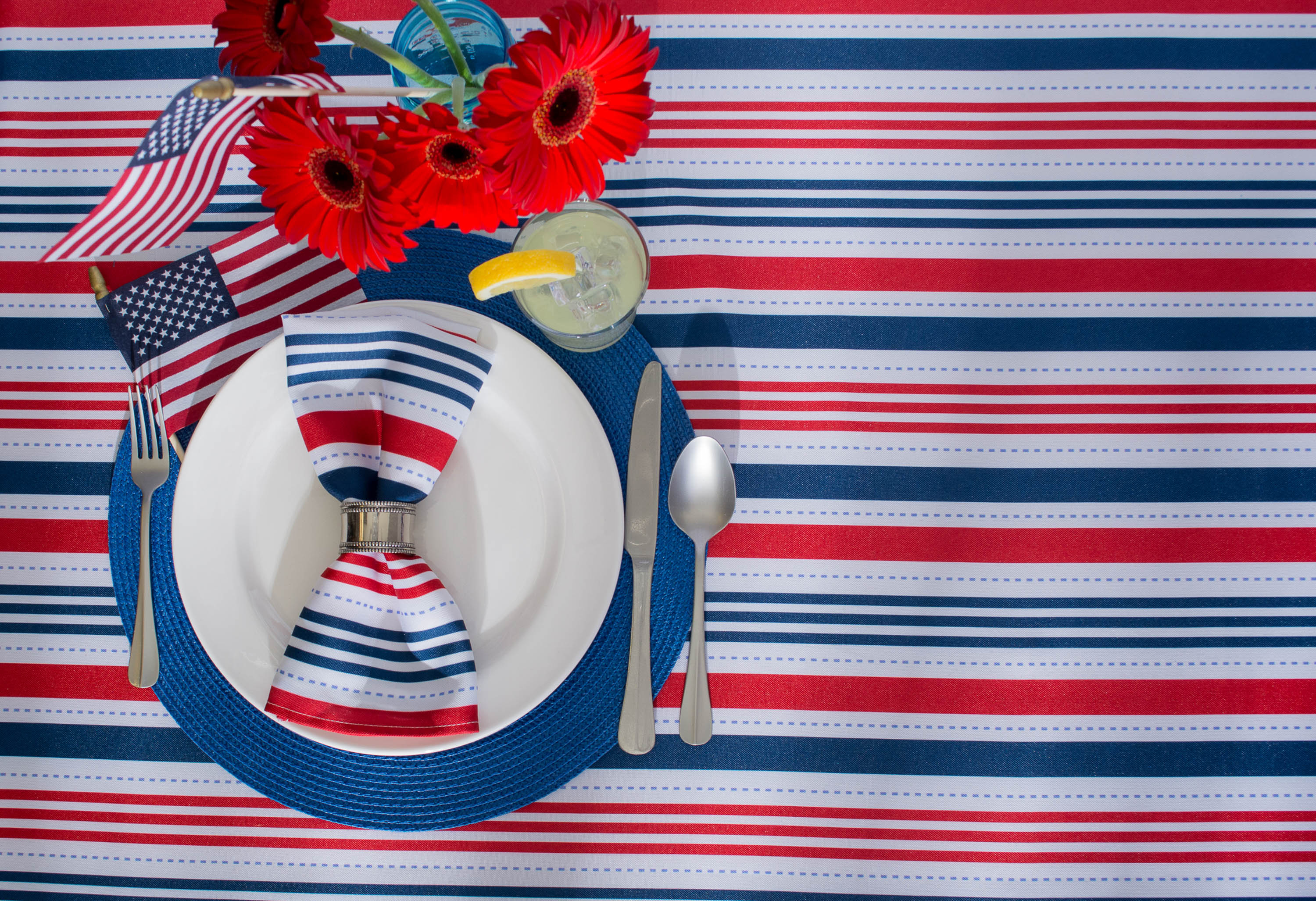 Patriotic Stripe Outdoor Tablecloth With Zipper