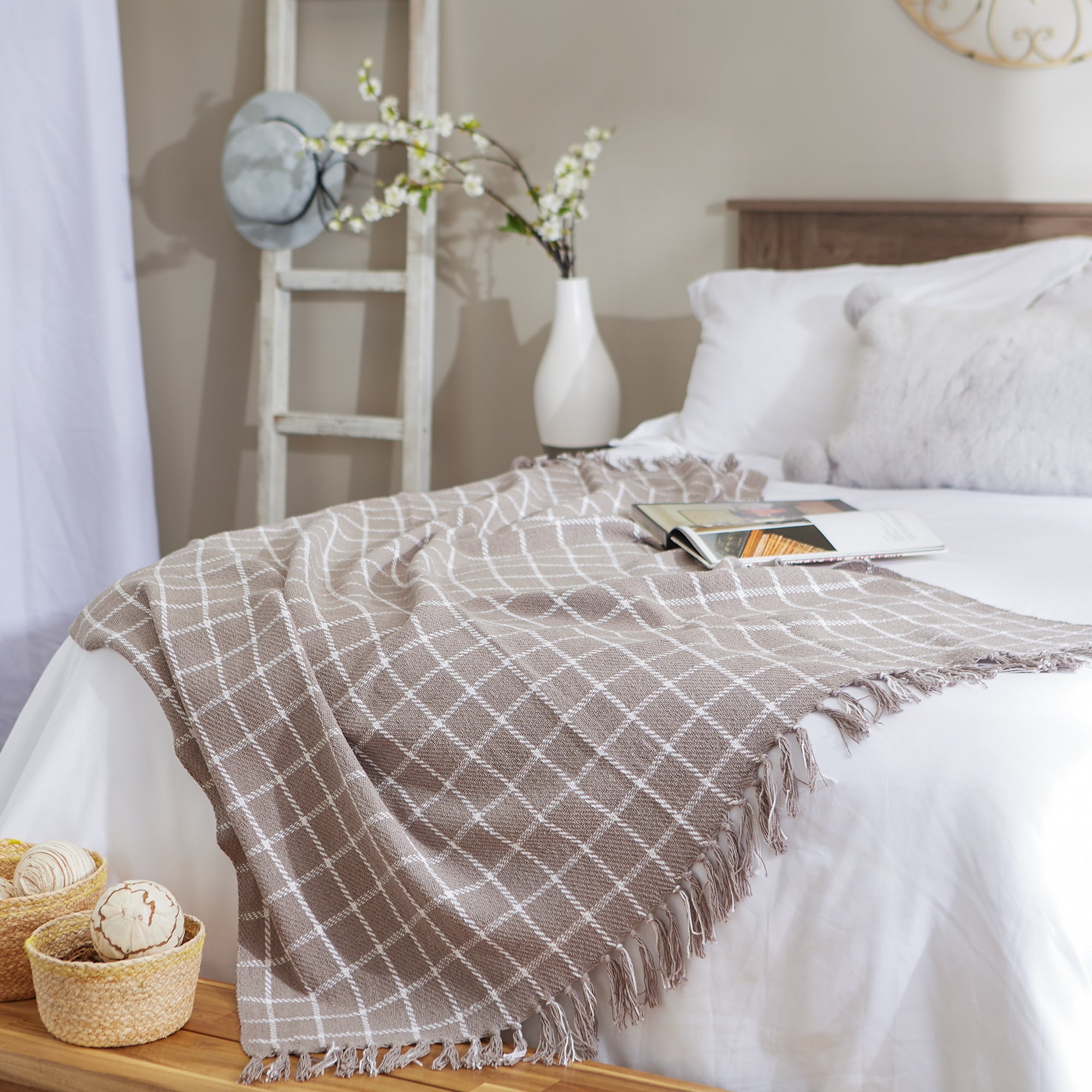 Gray Checked Plaid Throw