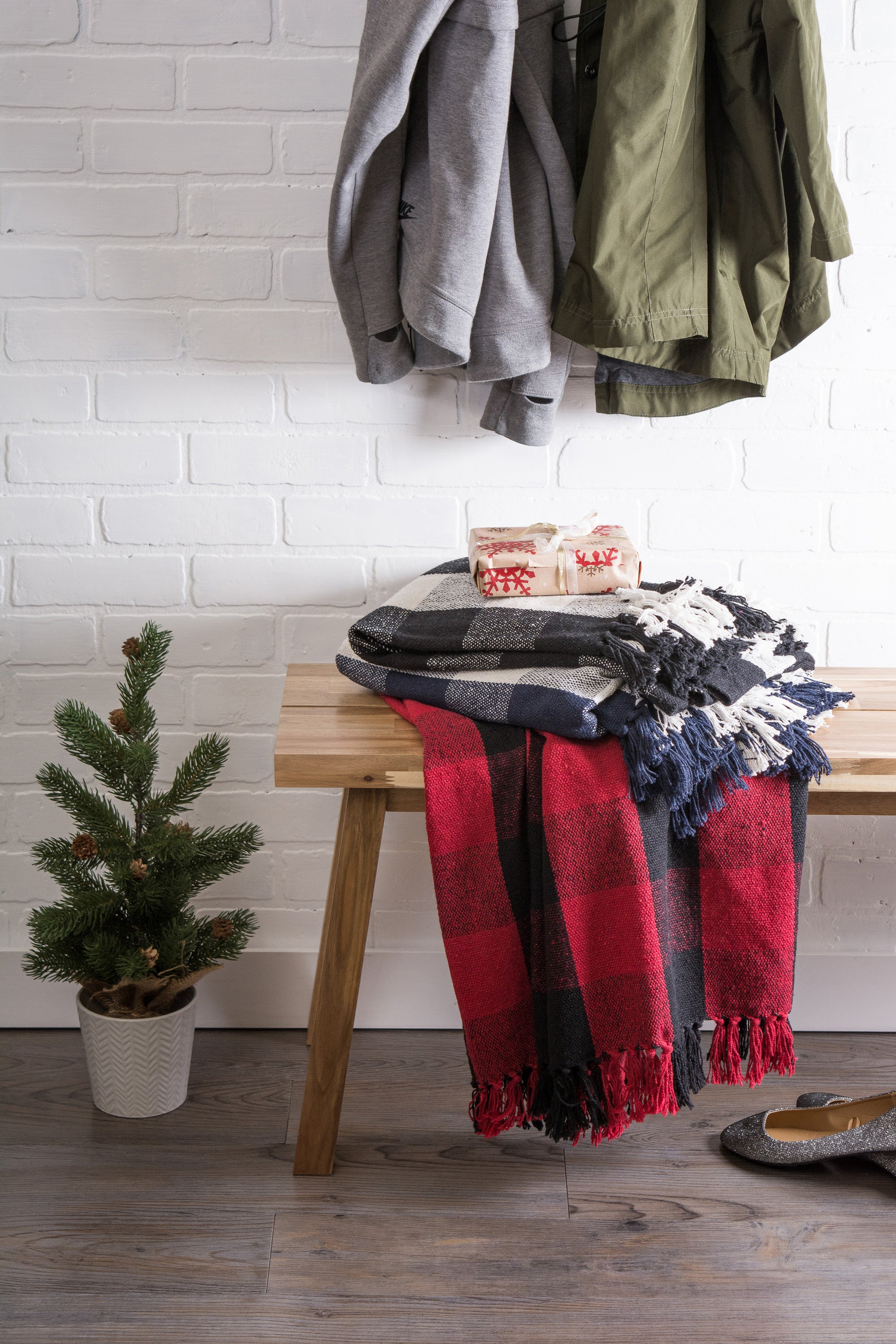 Black & White Buffalo Check Throw