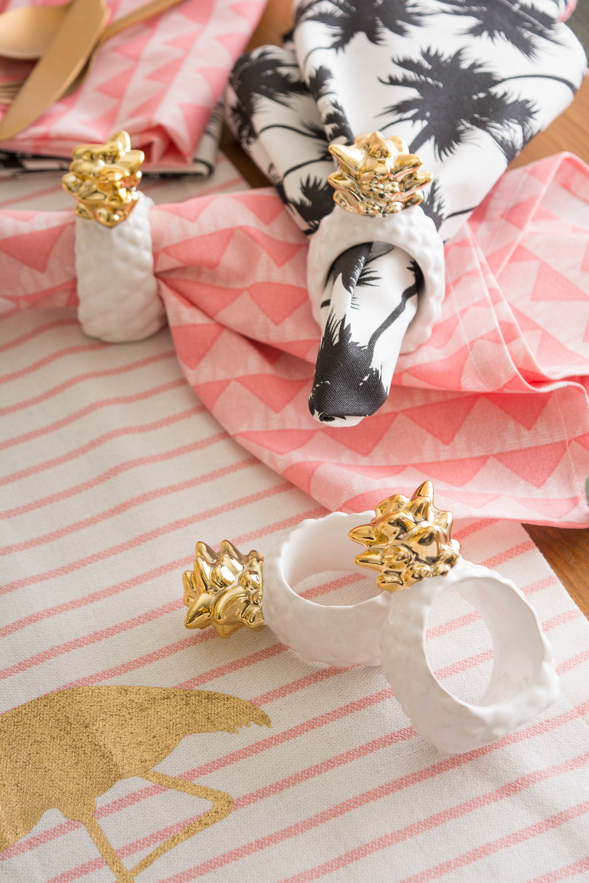 DII Gold Pineapple Ceramic Napkin Ring 4-Piece Set