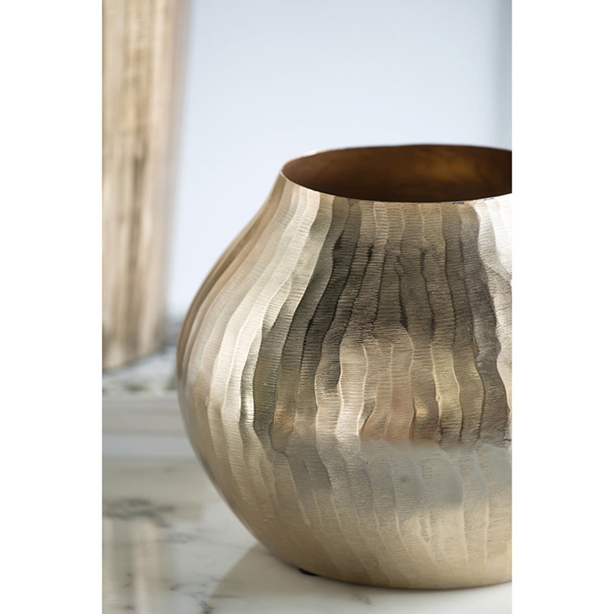 9" Aluminum Chisel Flower Vase