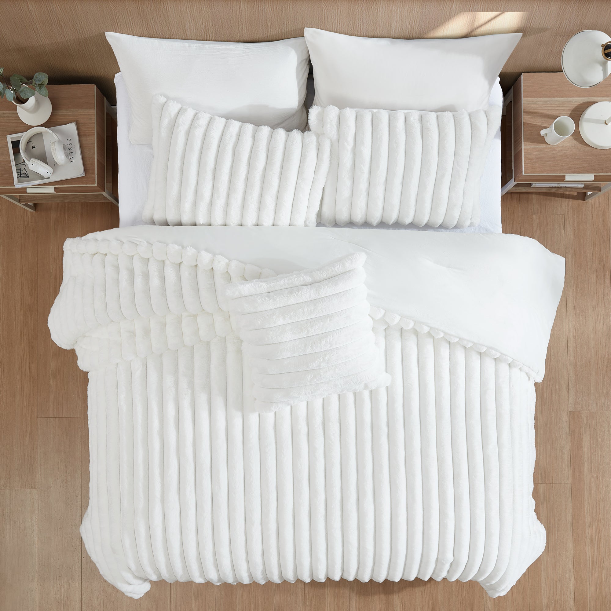 Everett Channel Faux Fur White 4 PC Comforter Set