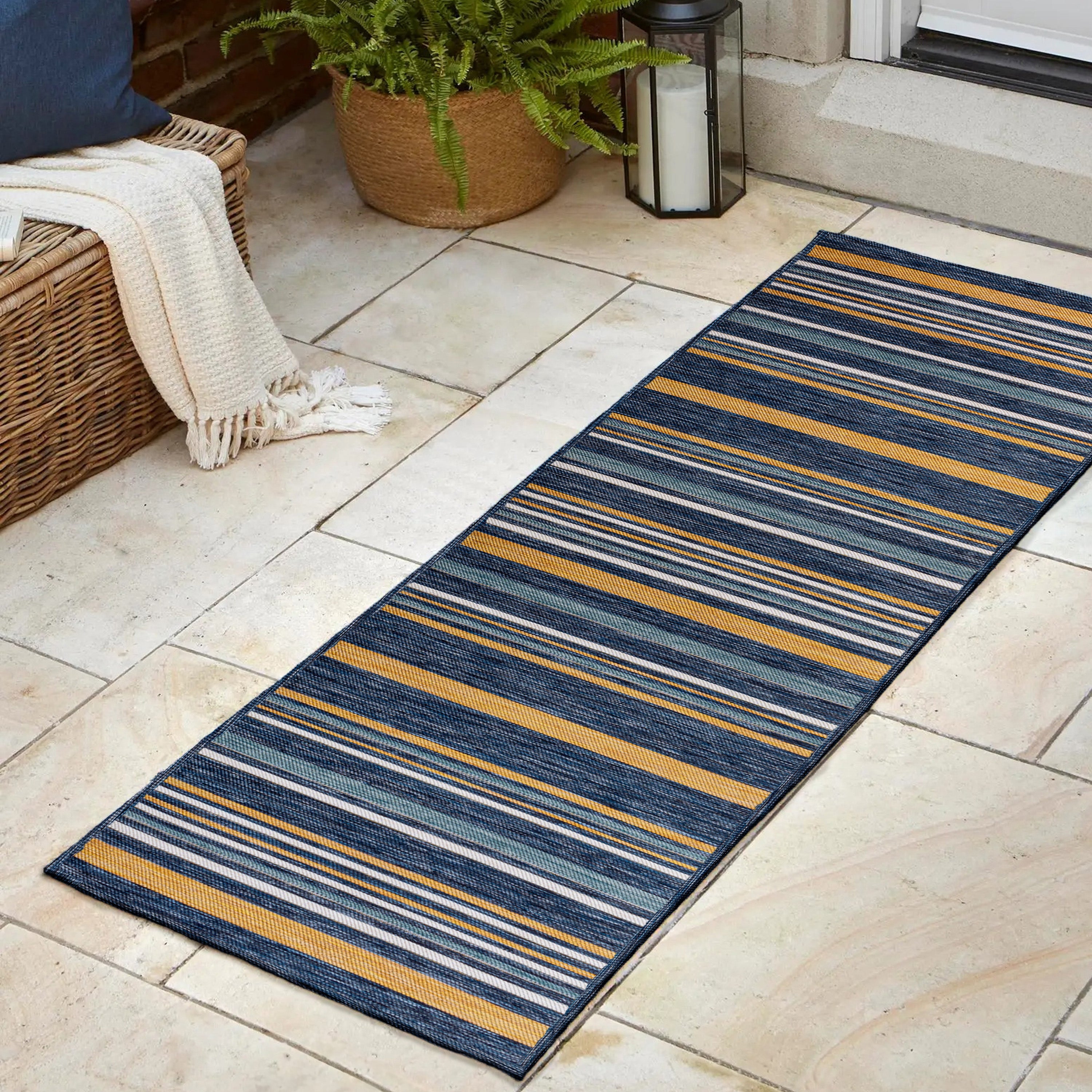Janus Classic Coastal Ticking Stripe Reversible Machine-Washable Indoor/Outdoor Runner Rug