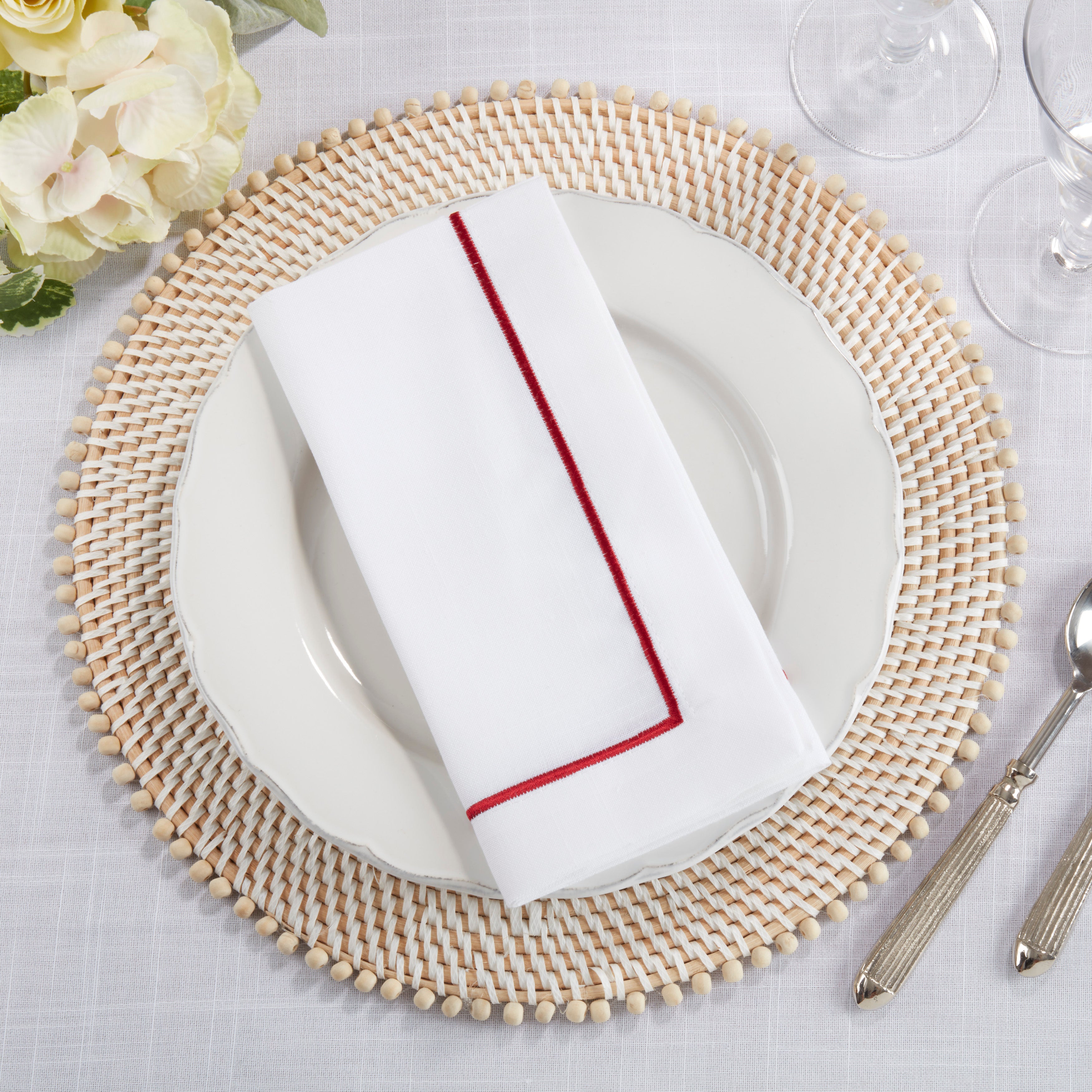Embroidered Line Design Napkin, Set of 4