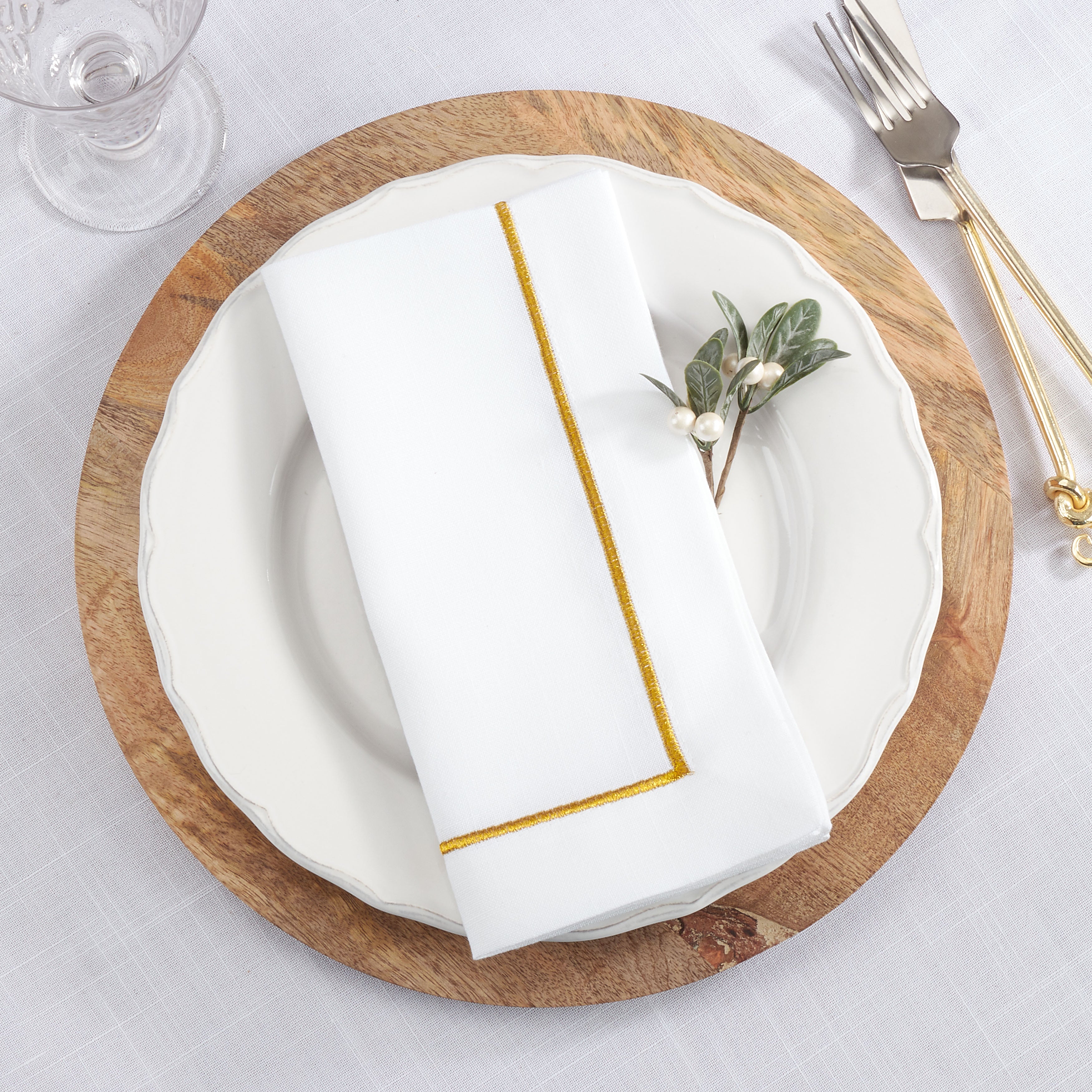 Embroidered Line Design Napkin, Set of 4