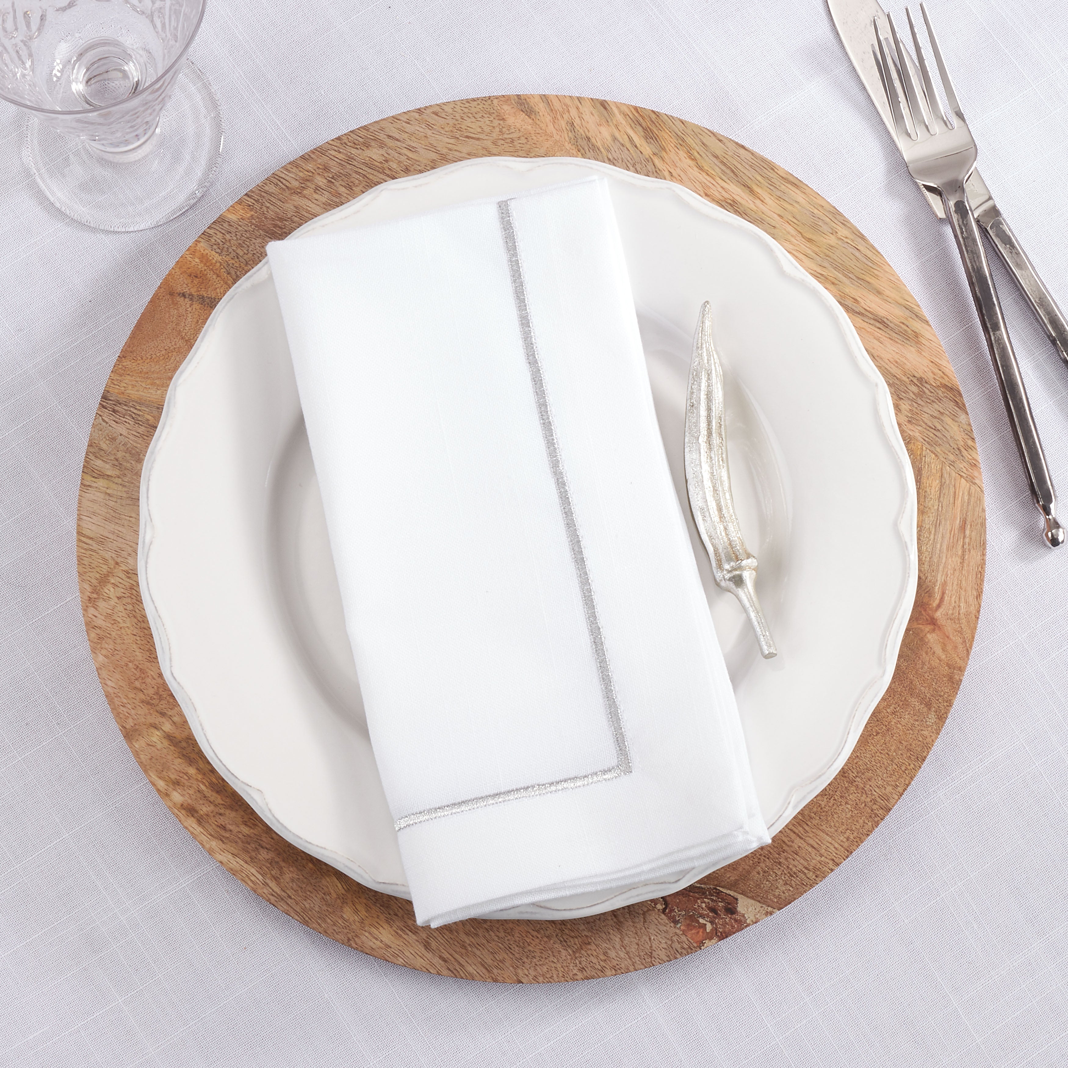 Embroidered Line Design Napkin, Set of 4