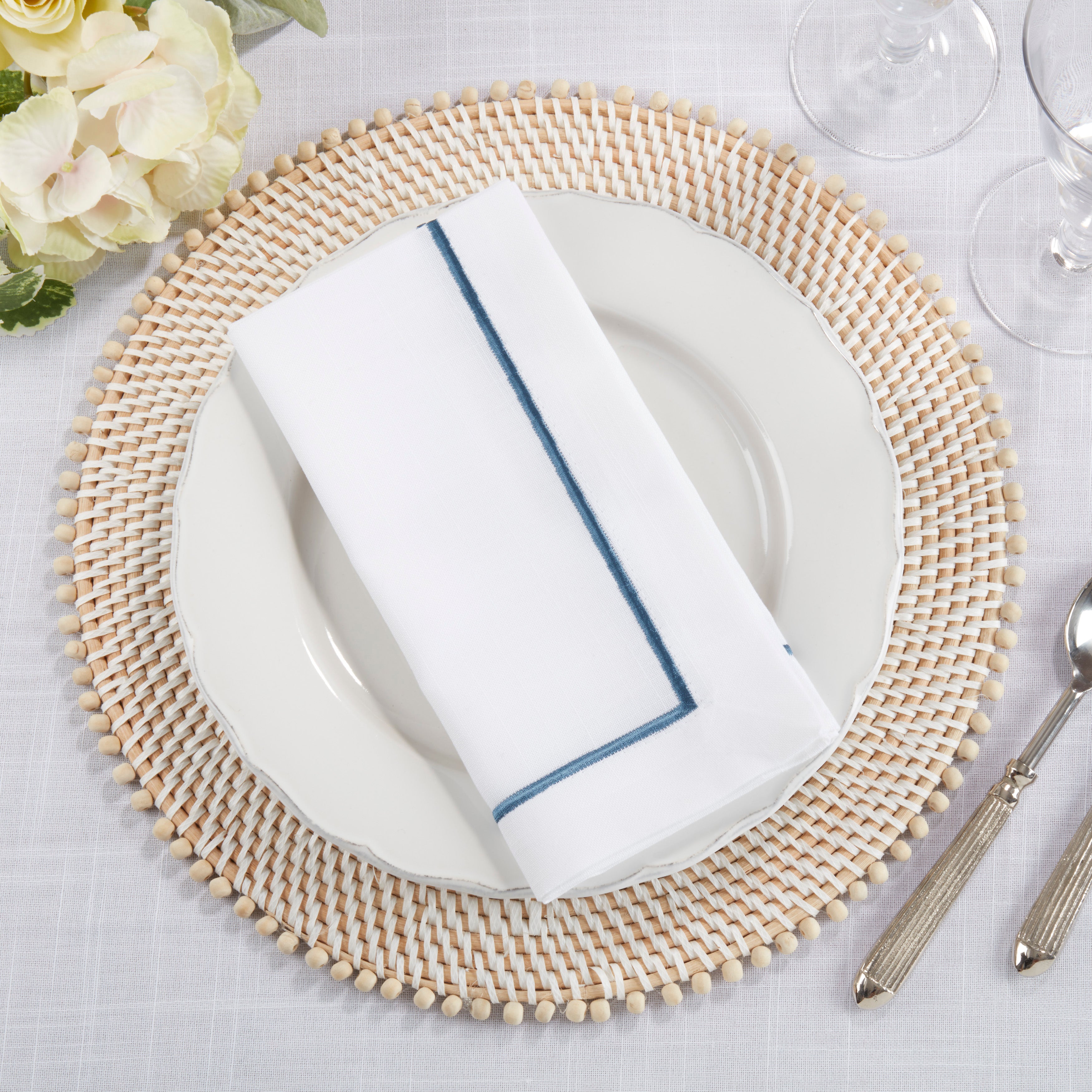 Embroidered Line Design Napkin, Set of 4