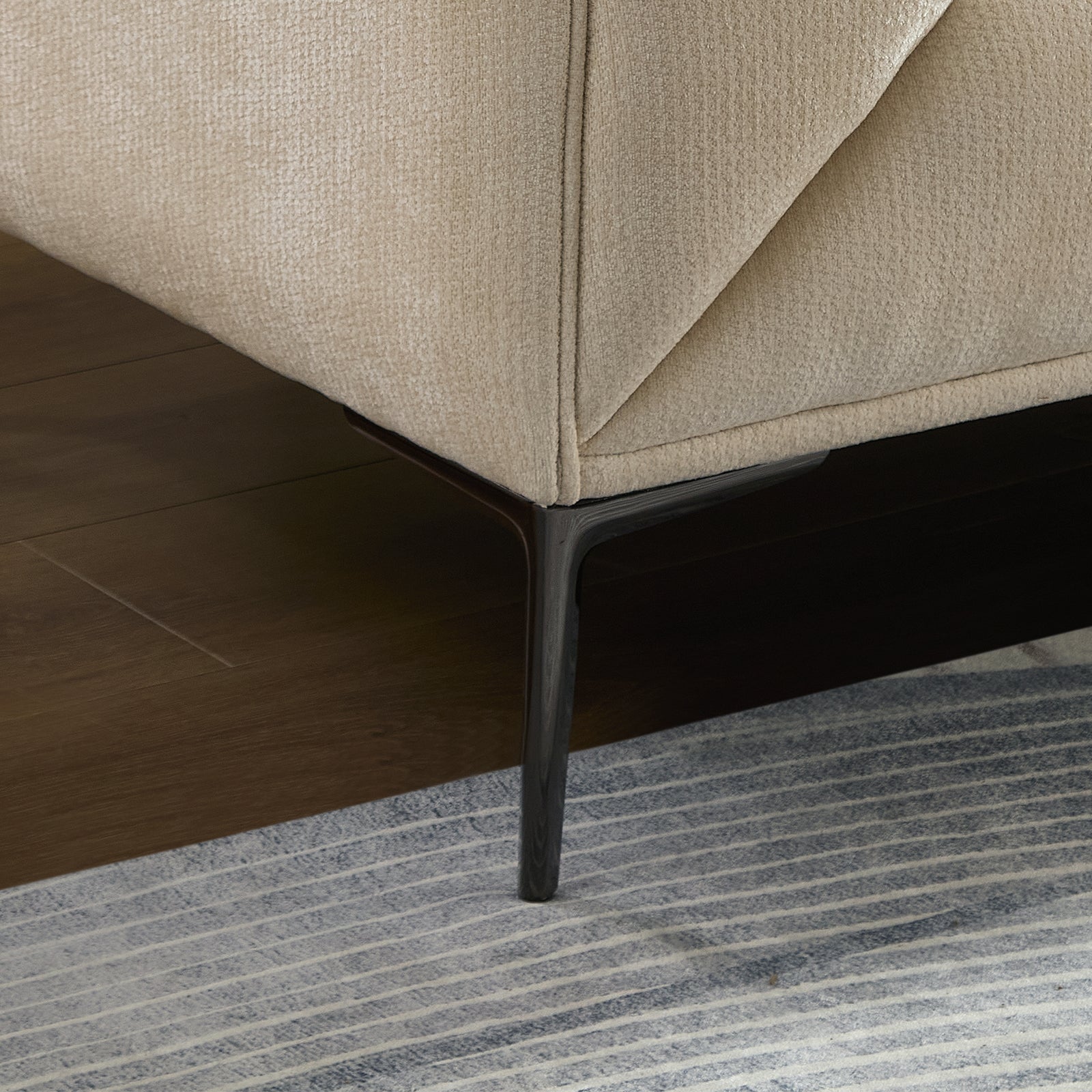Modern Sofa with Metal Legs