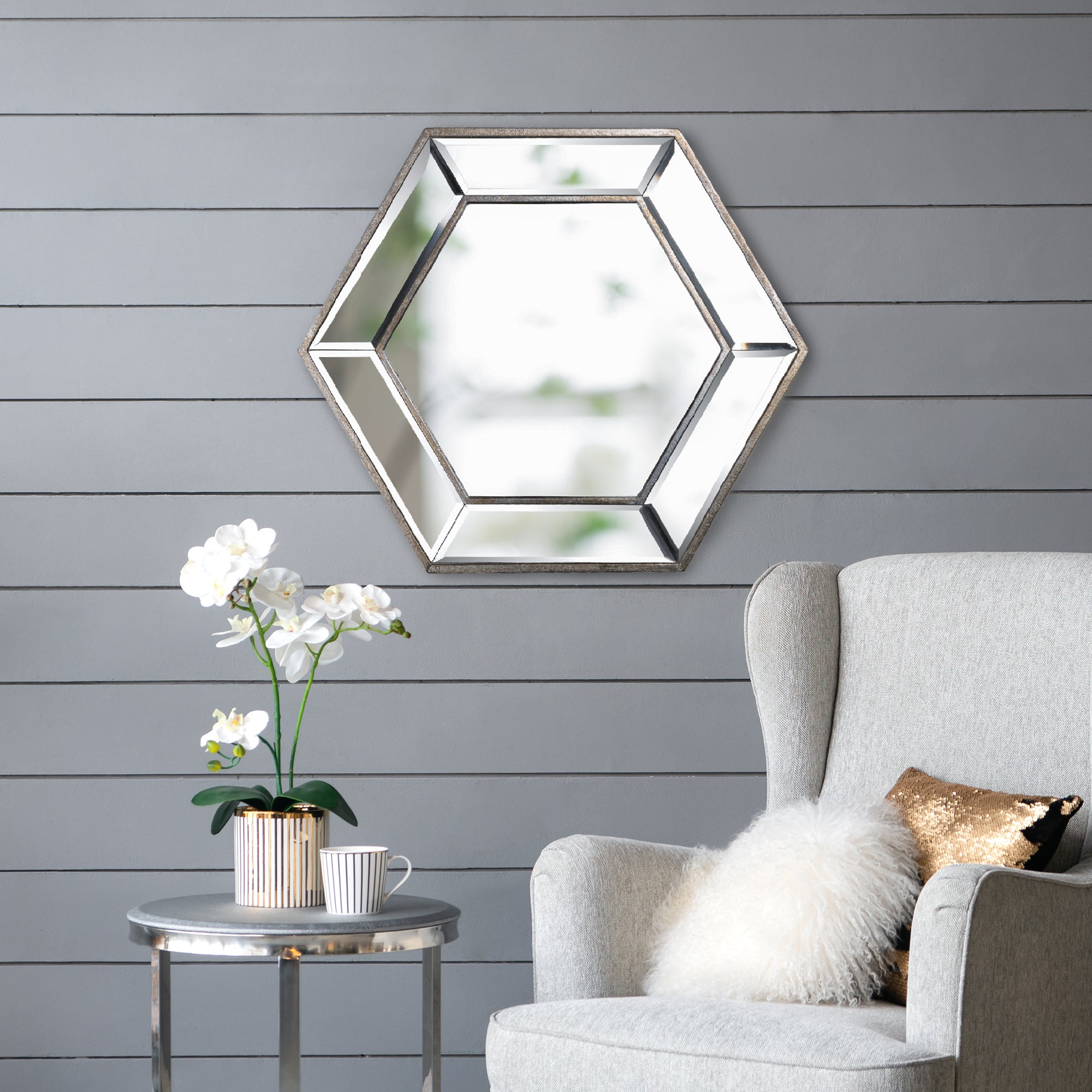 Hexagon Wall Mirror with Contemporary Glass Design