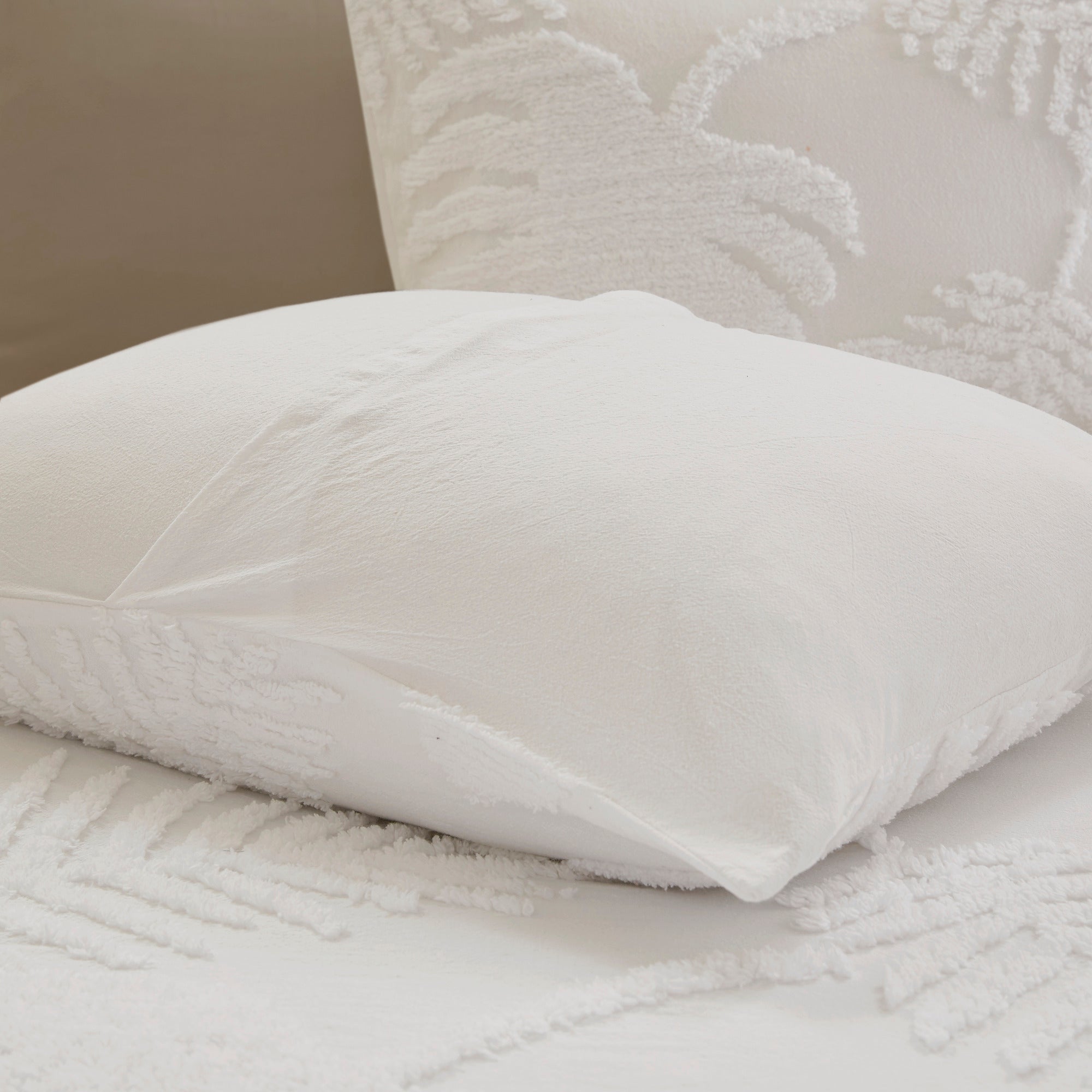 Bahari 3-Piece Tufted Cotton Chenille Palm Duvet Cover Set