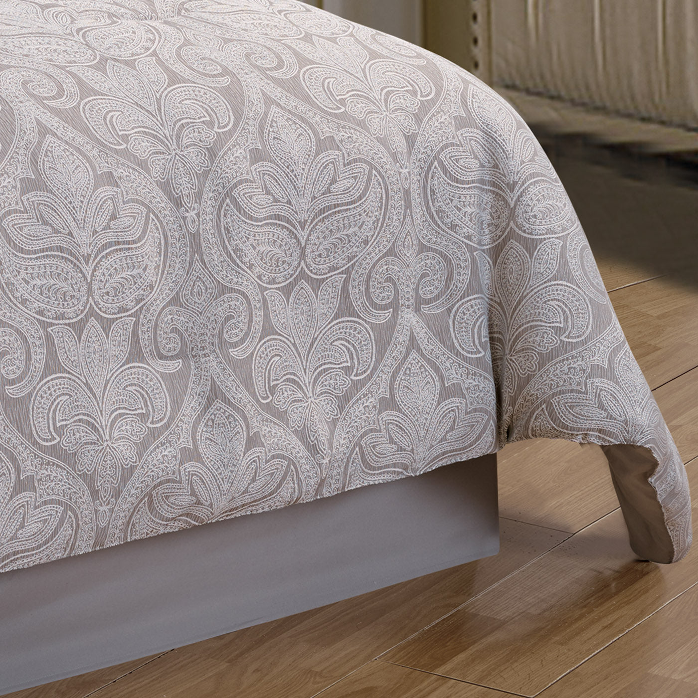 Winthrop Comforter Set