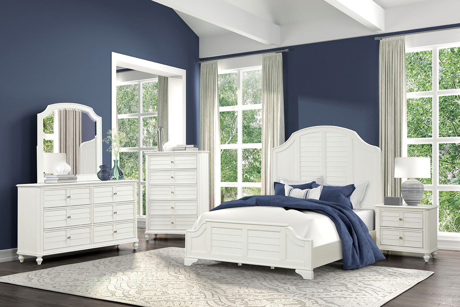Coastal Traditional Antique White Chest of Drawers