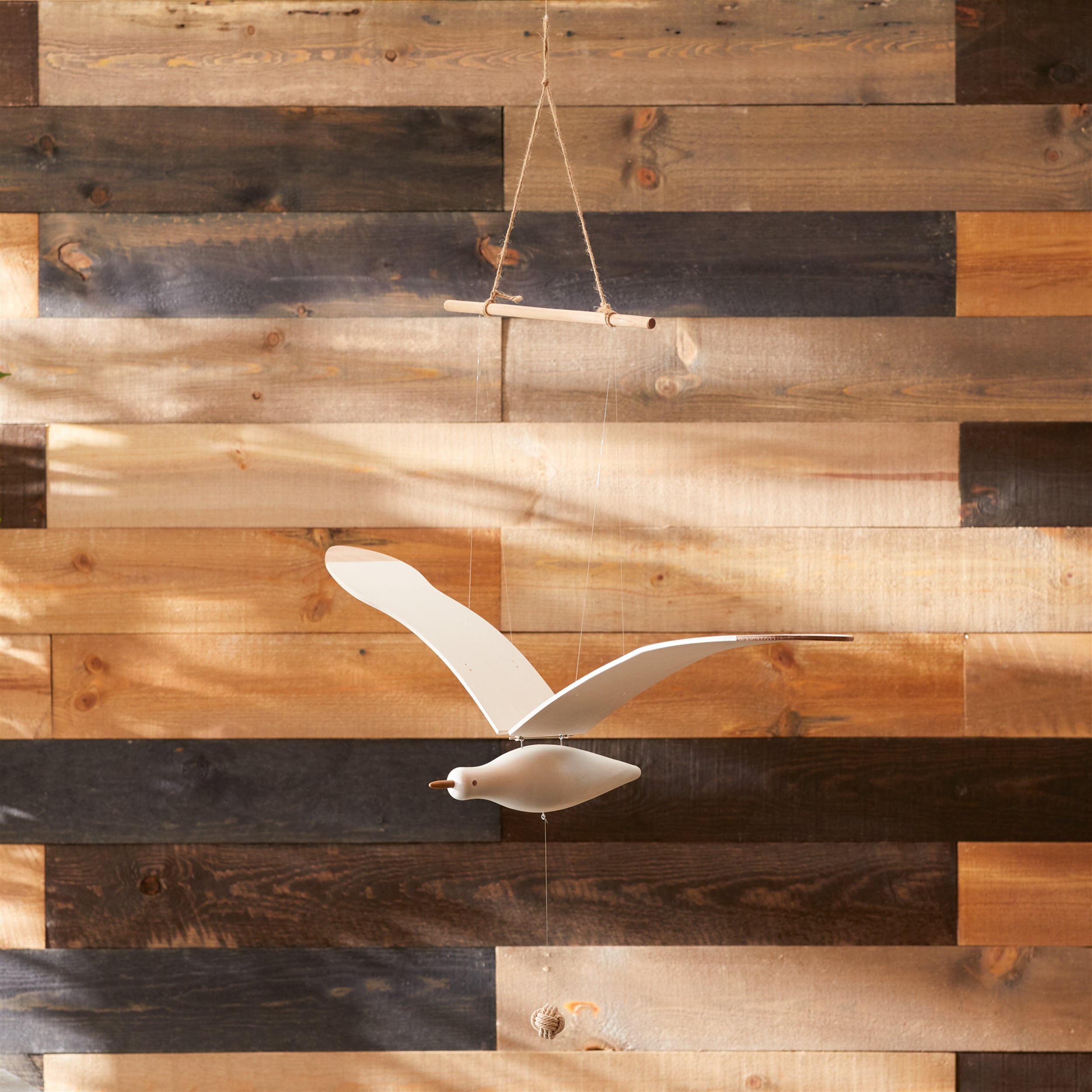 Hanging Wood Sea Bird Décor