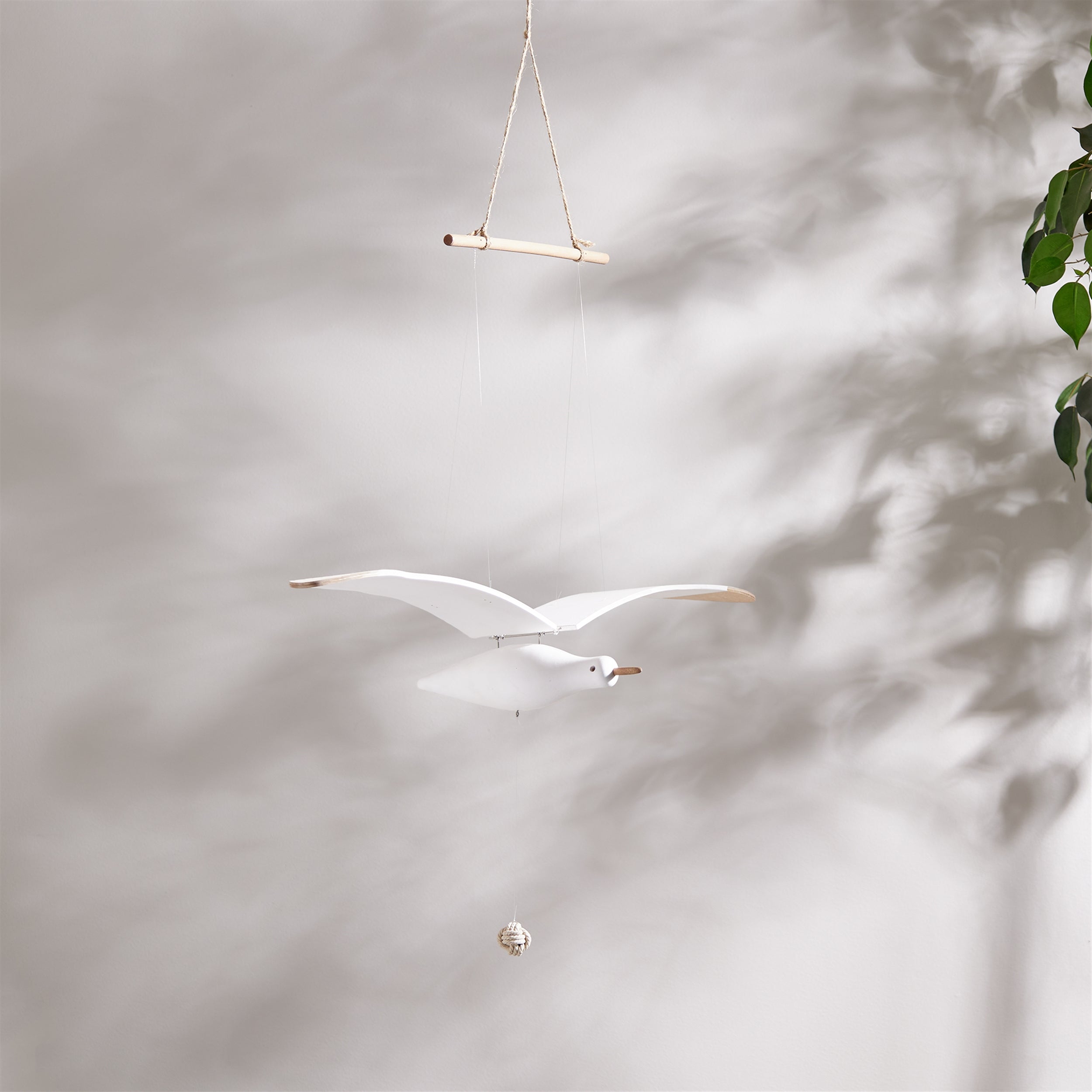 Hanging Wood Sea Bird Décor