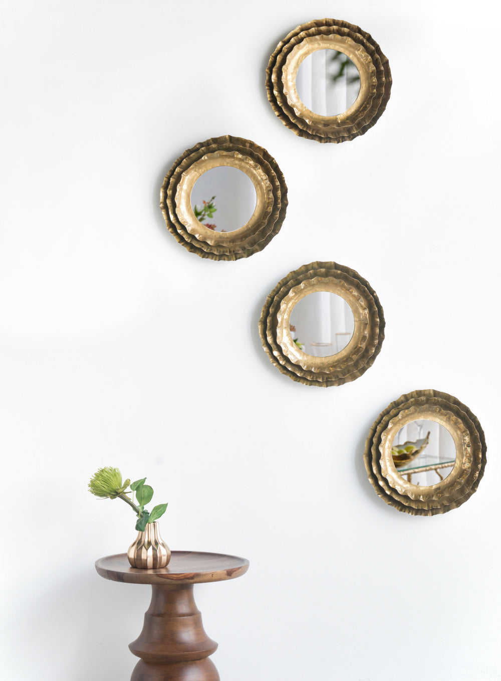 16" Round Wall Mirror with Metal Frame