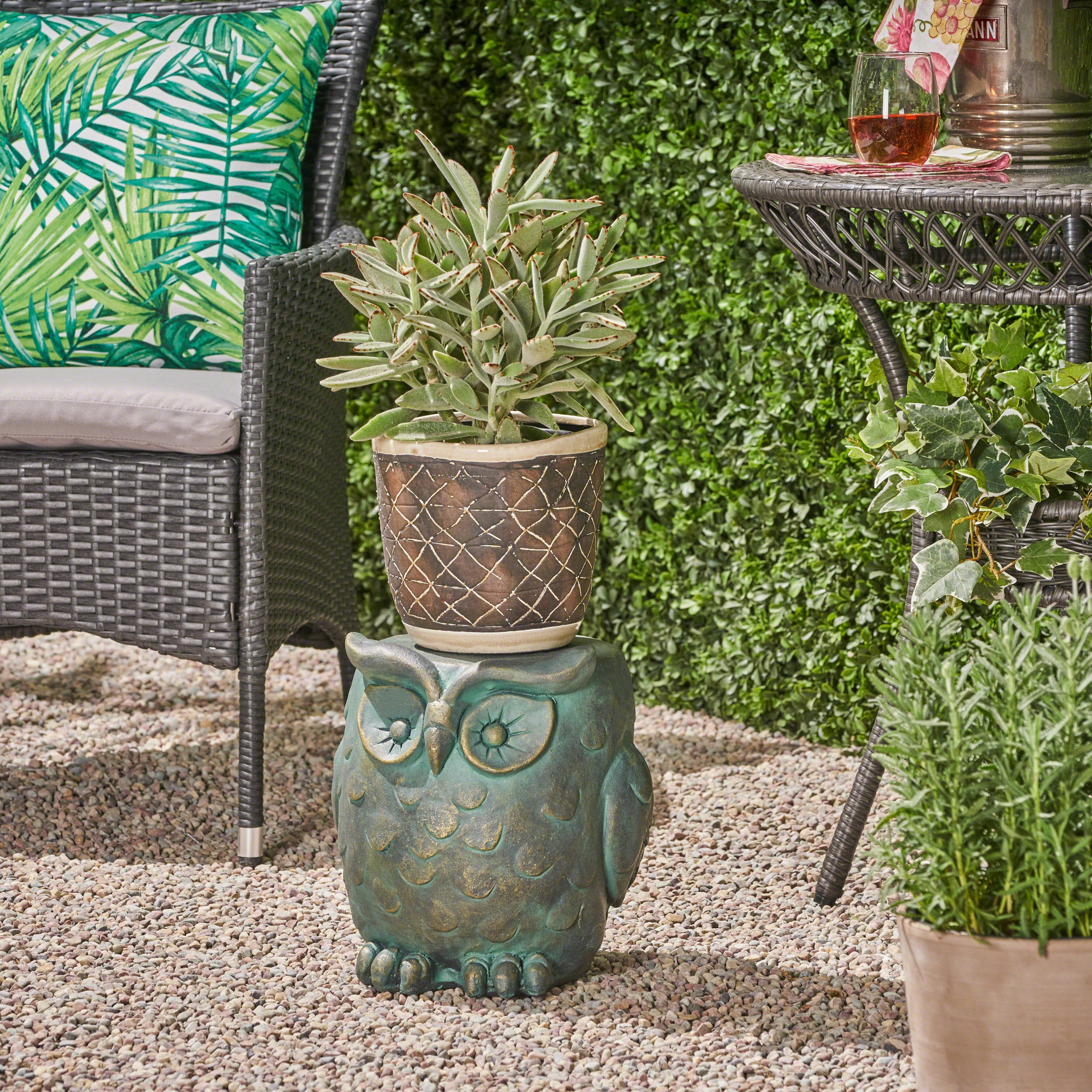 Outdoor Lightweight Concrete Owl Stool