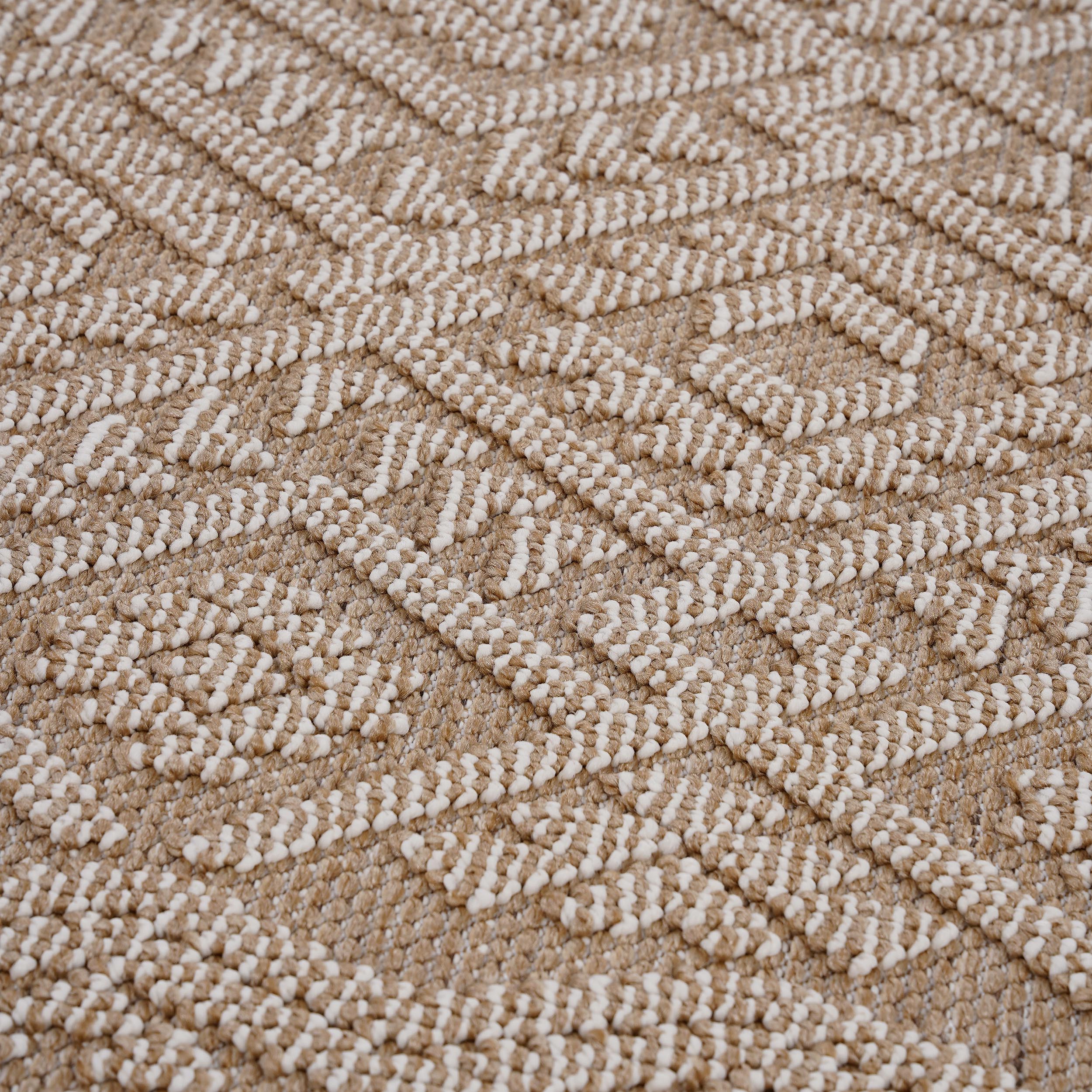 Amplifyy Area Rug with Intricate Geometric Patterns