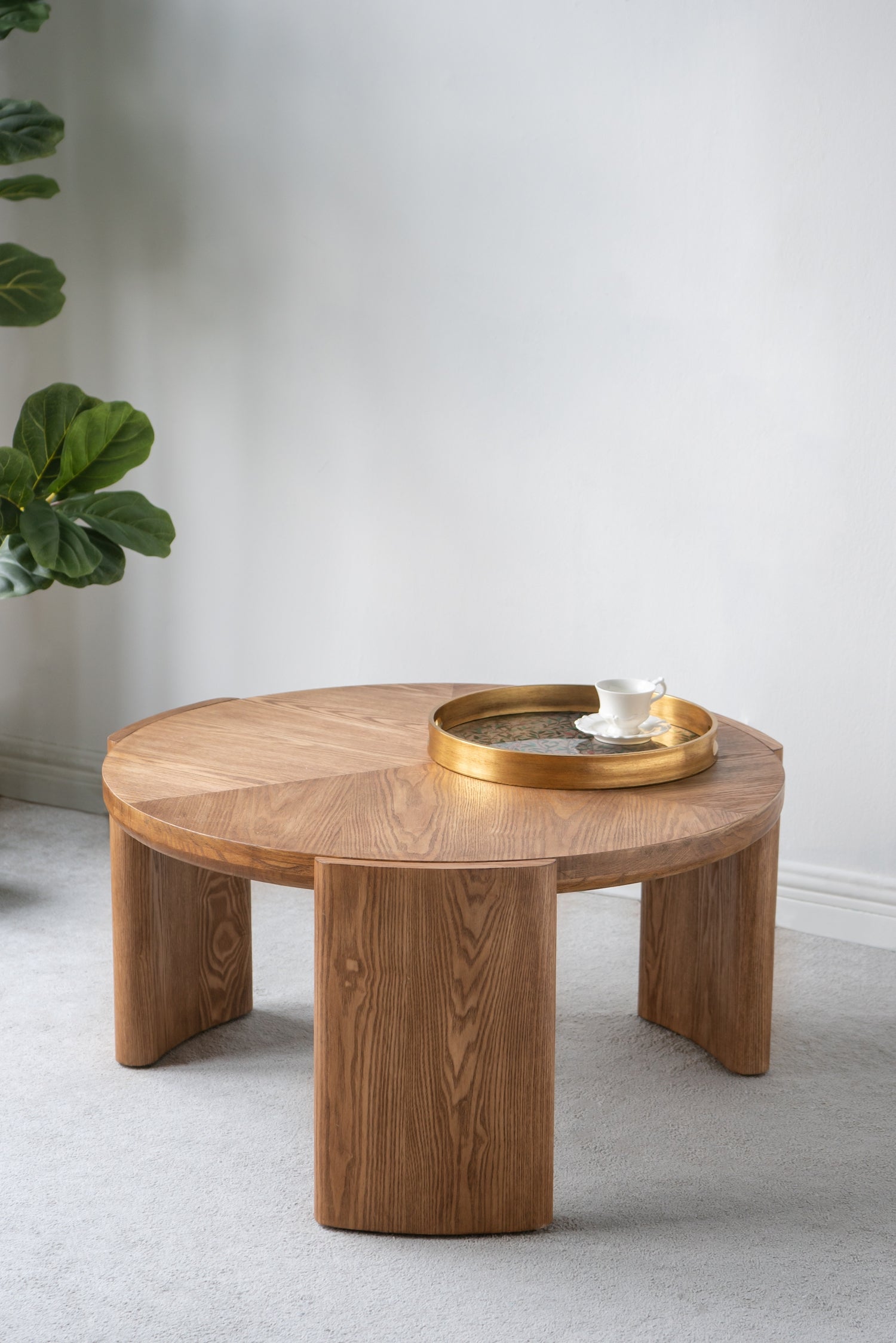 Mid-Century Modern Round Coffee Table with Curved Legs