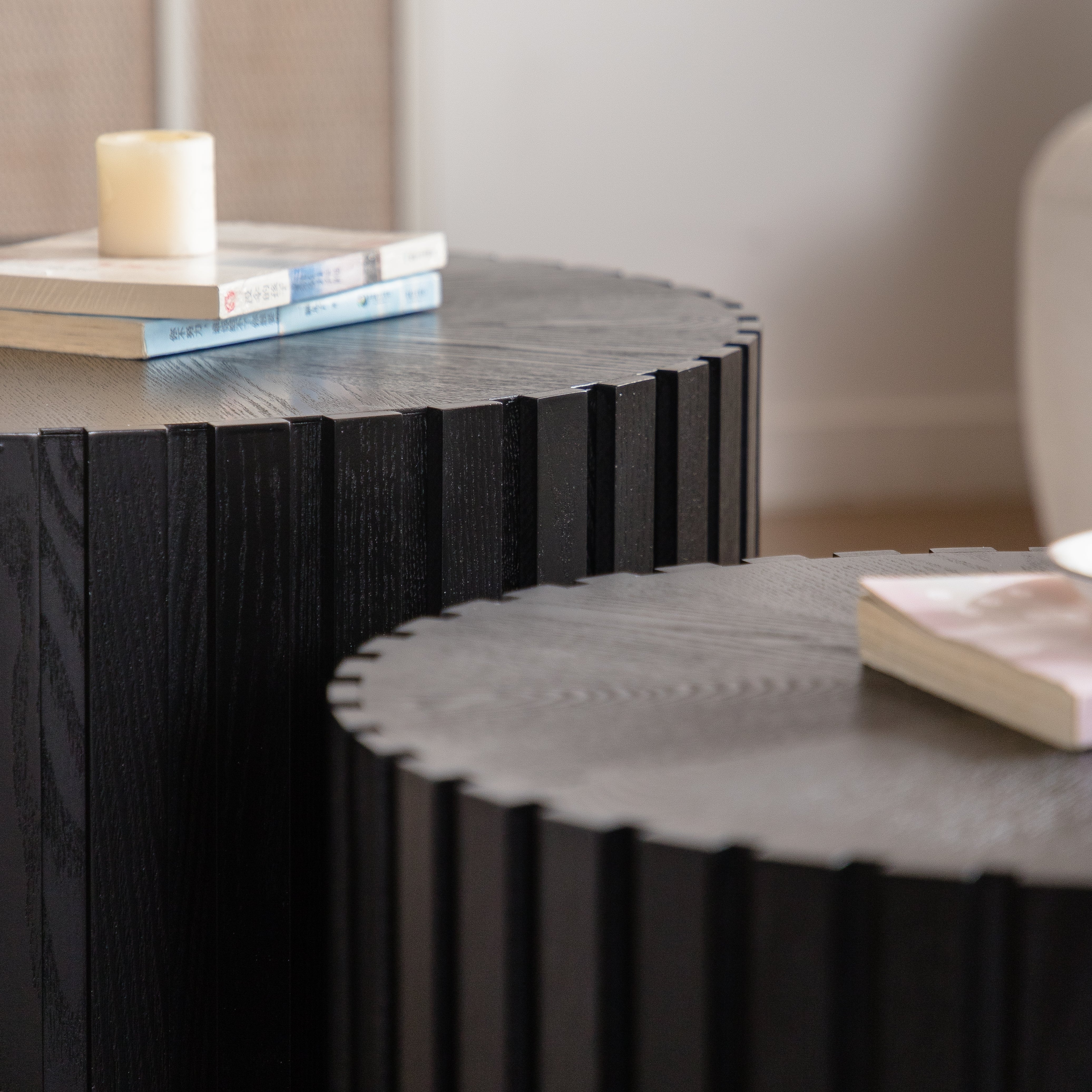 Set of 2 Fluted Round Coffee Tables