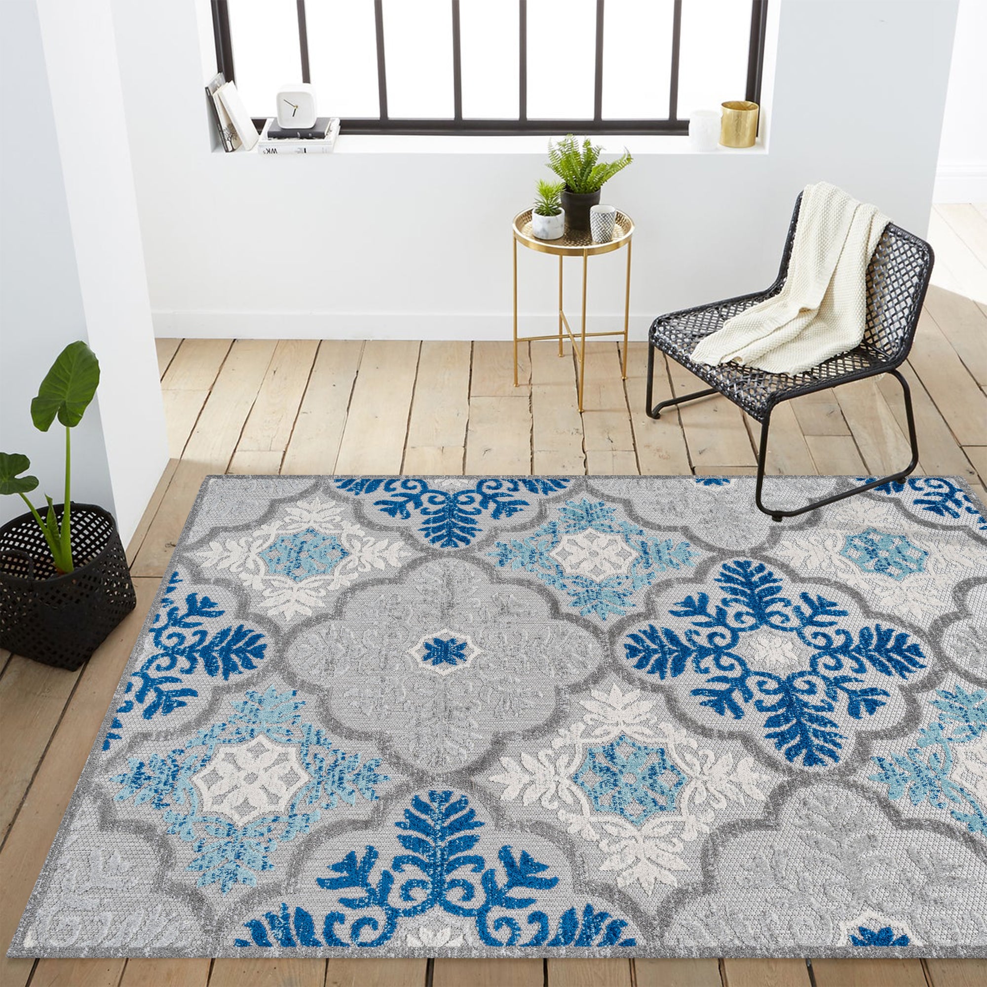 Cassis Ornate Ogee Trellis High-Low Indoor/Outdoor Area Rug
