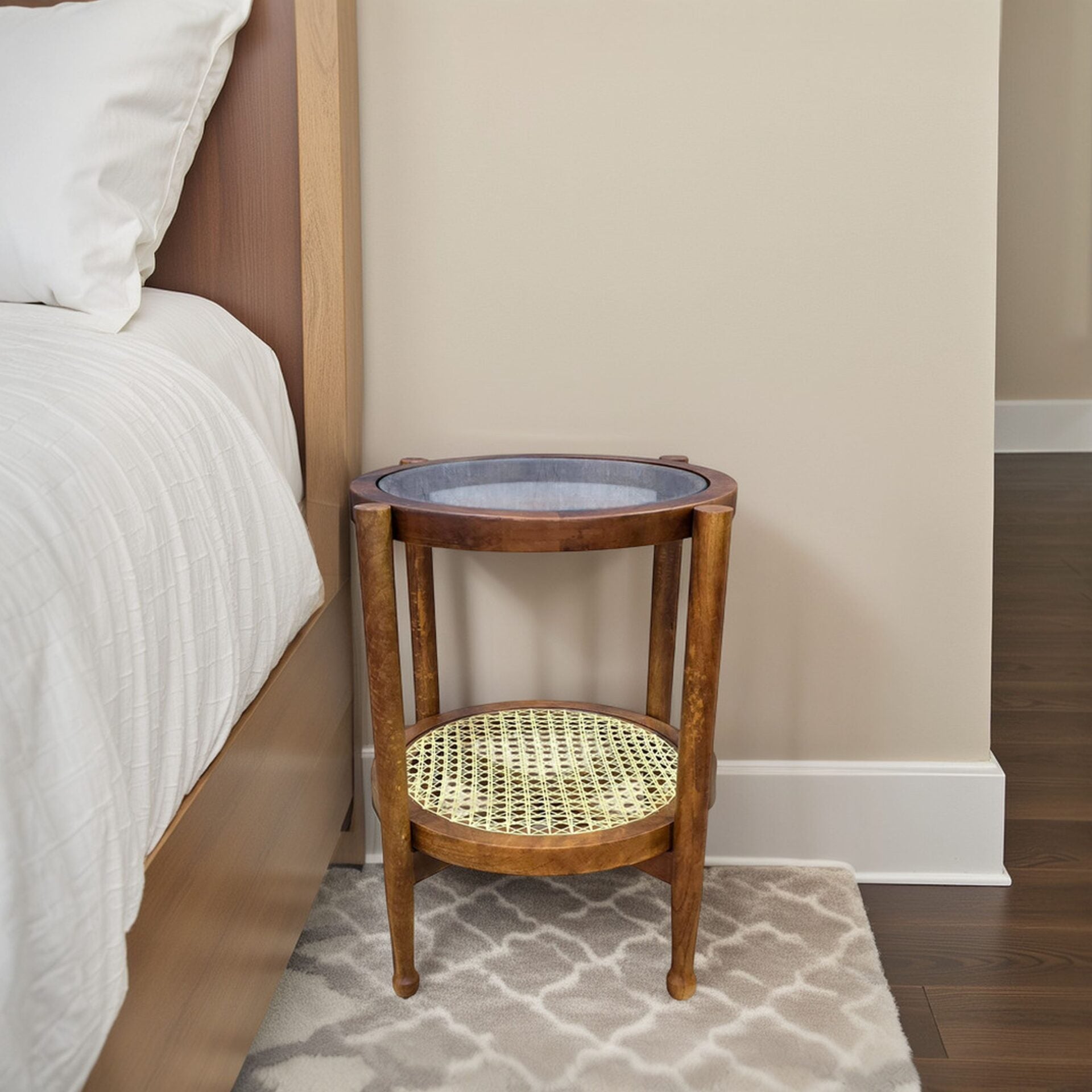 21" Hyacinth Round Accent Table Honey Finish