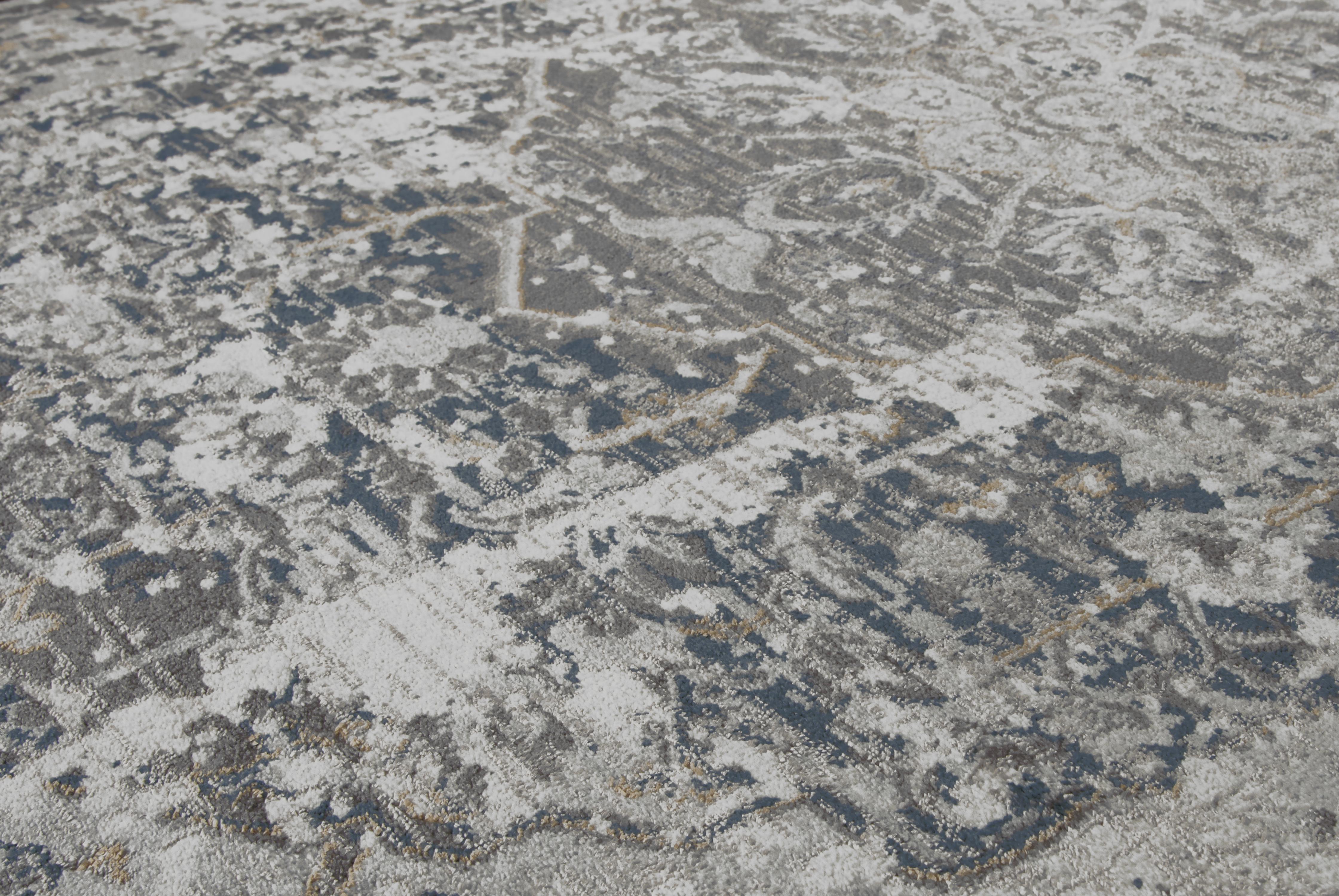 Power Loomed Floral/Medallion Rug