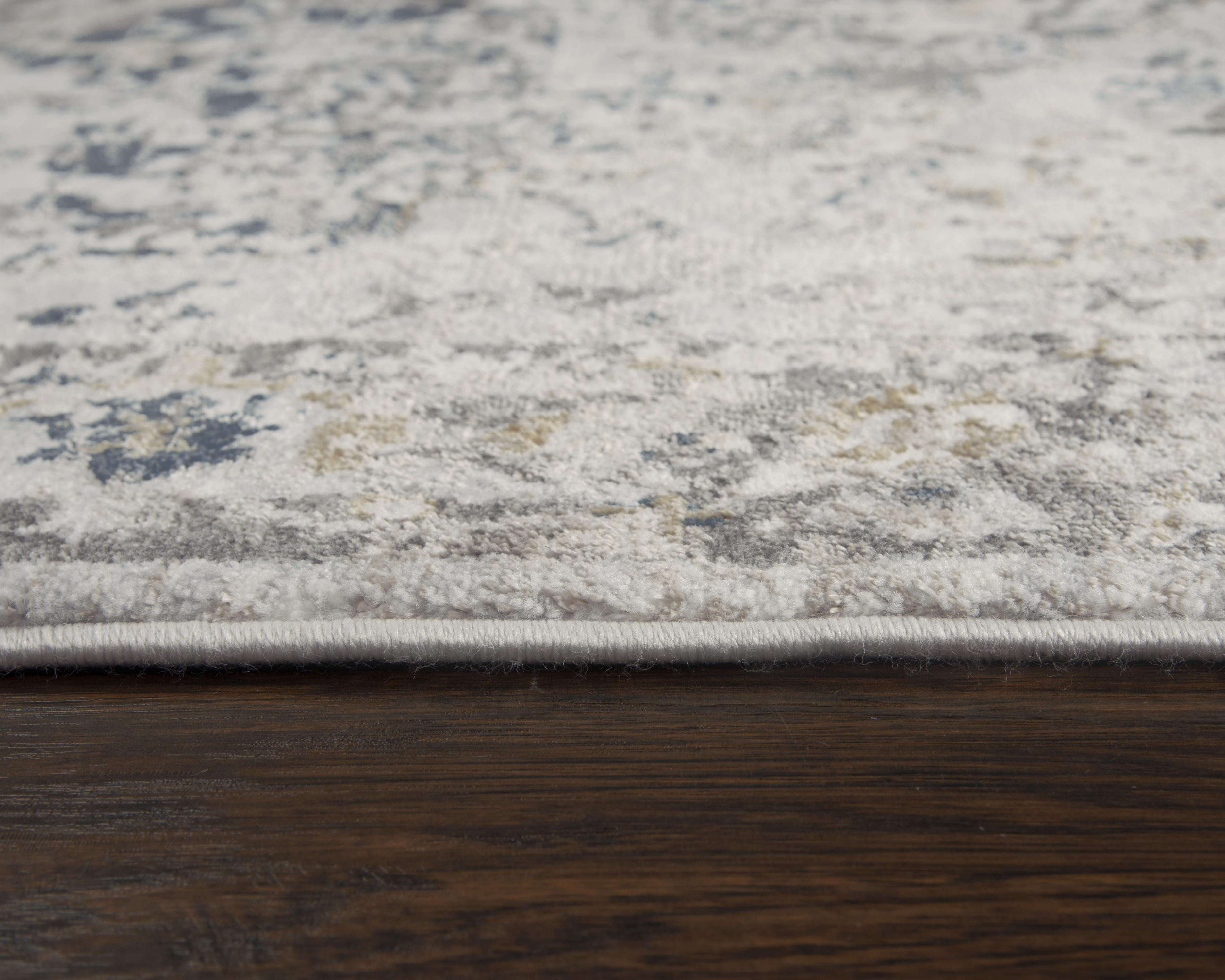 Power Loomed Floral/Medallion Rug