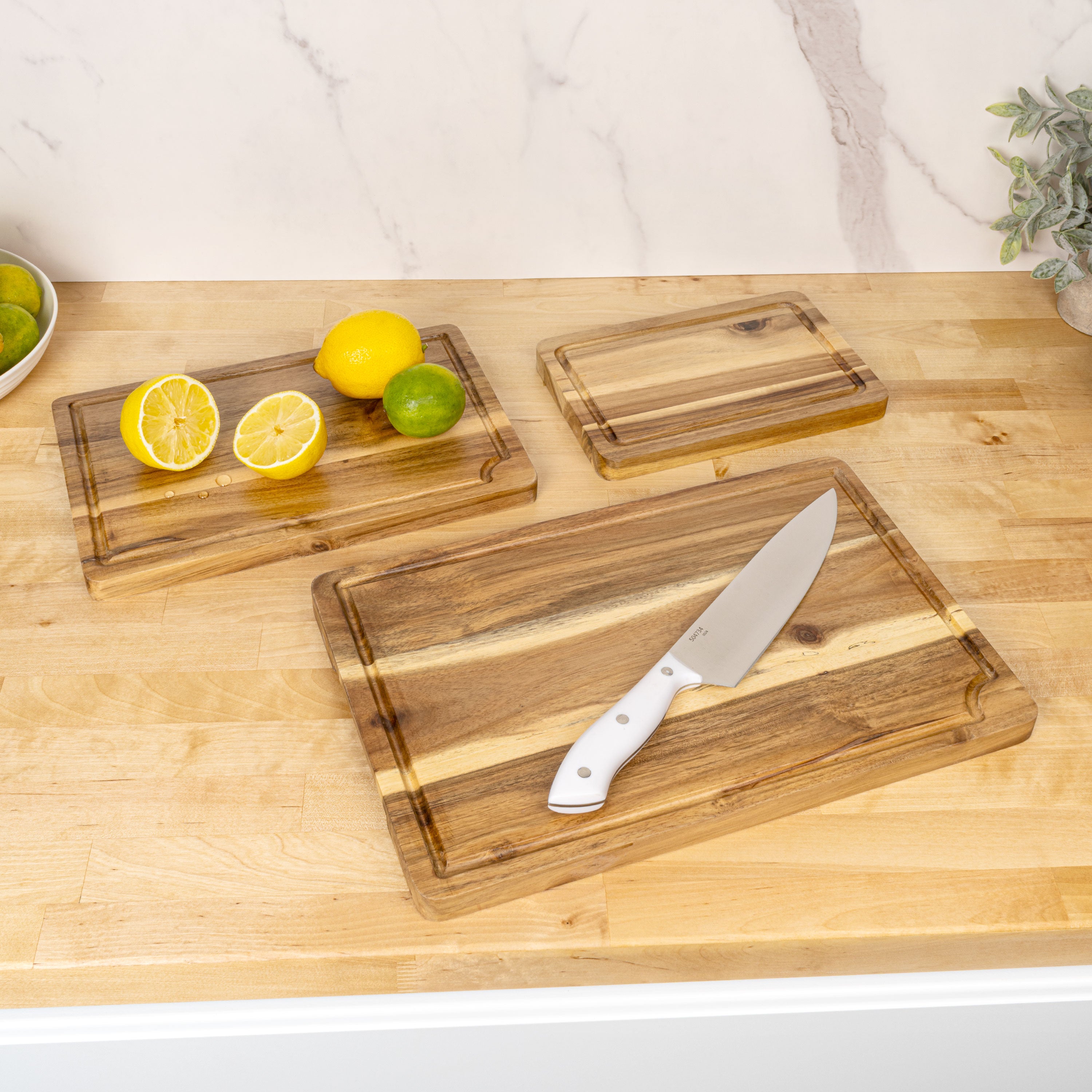 Hespera Handcrafted Acacia Wood Reversible Cutting Board with Juice Grooves and Built-In Handle, Set of 3
