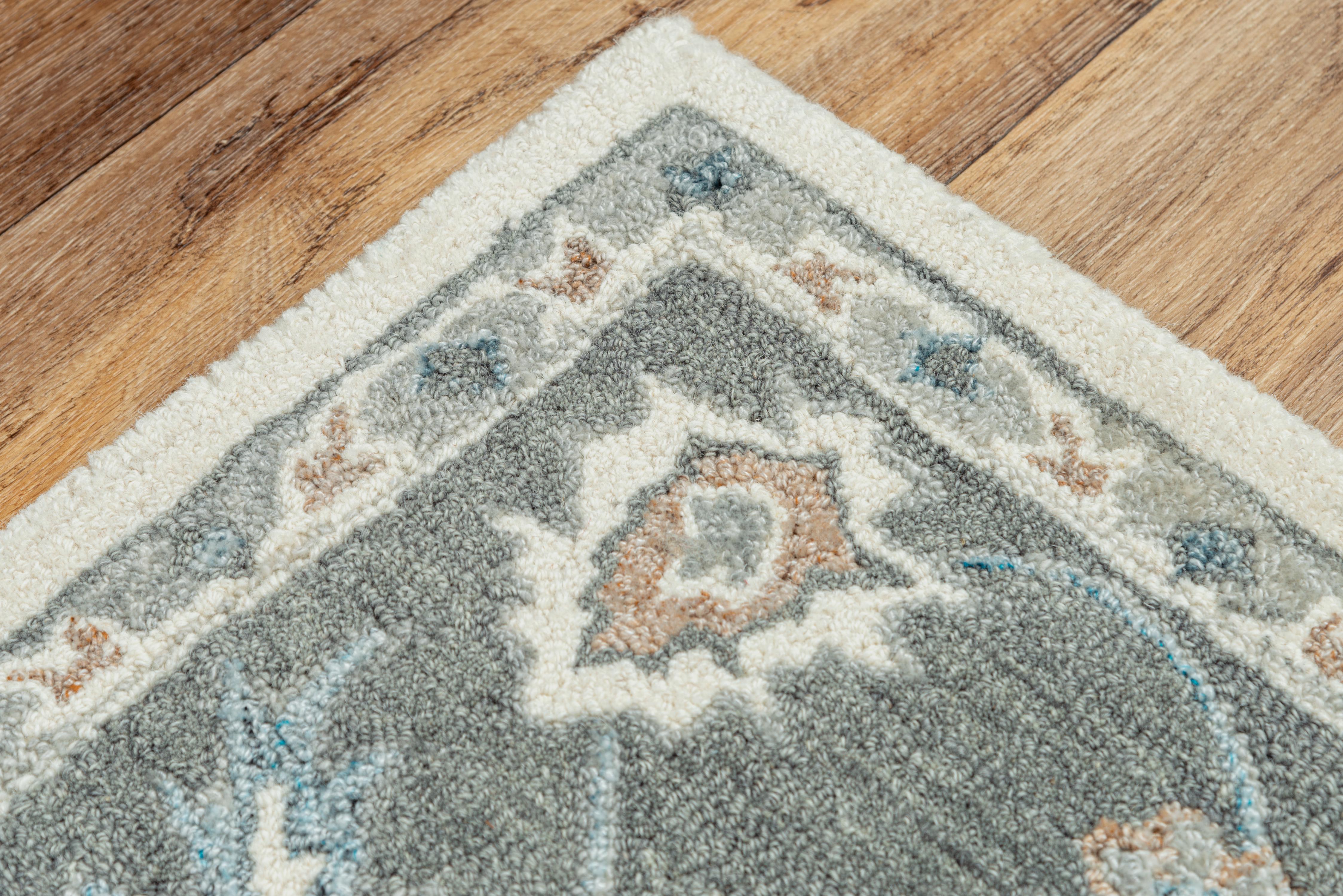 Hand Tufted Classic/Persian Area Rug