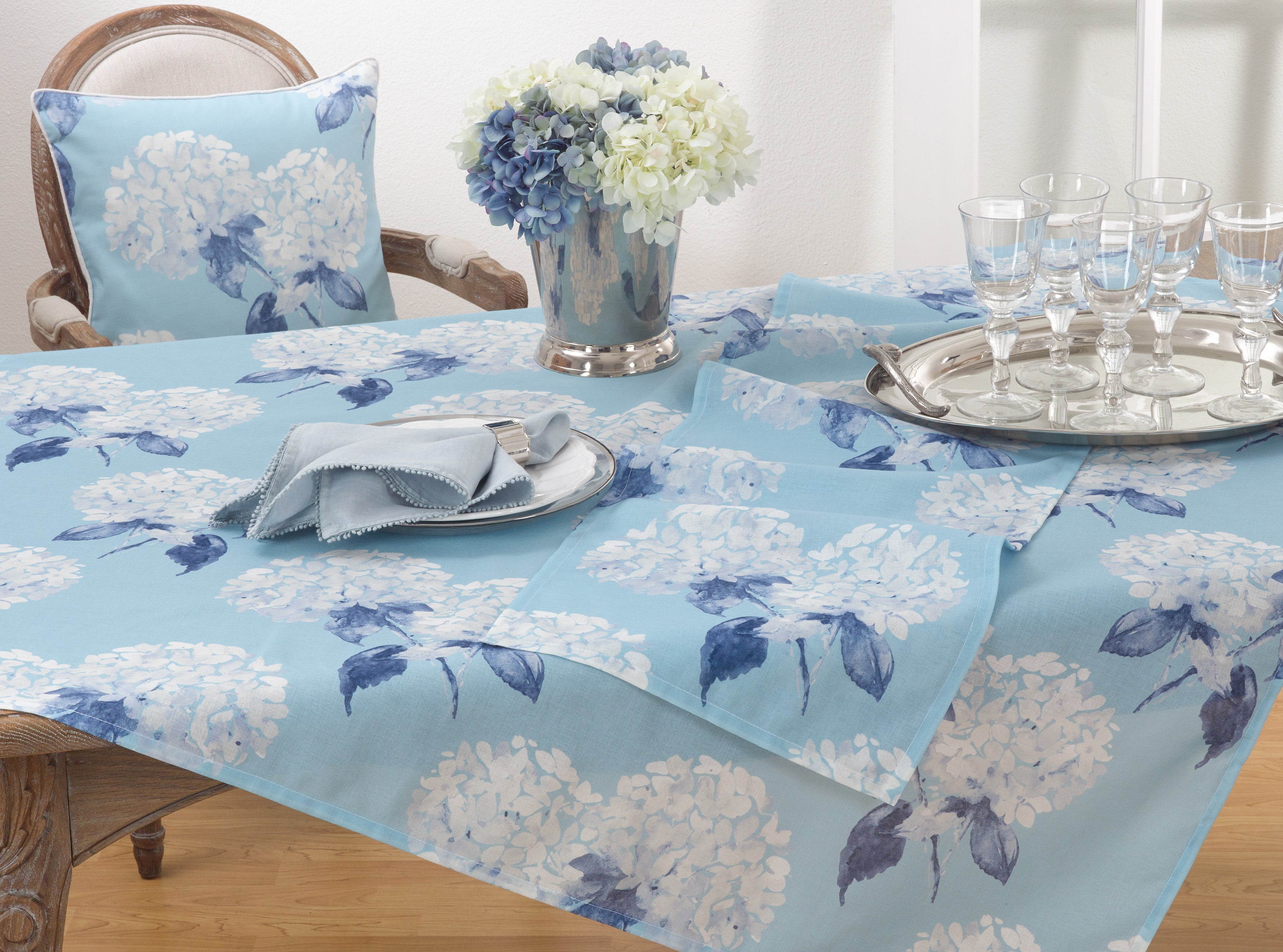 Heavenly Hydrangea Runner