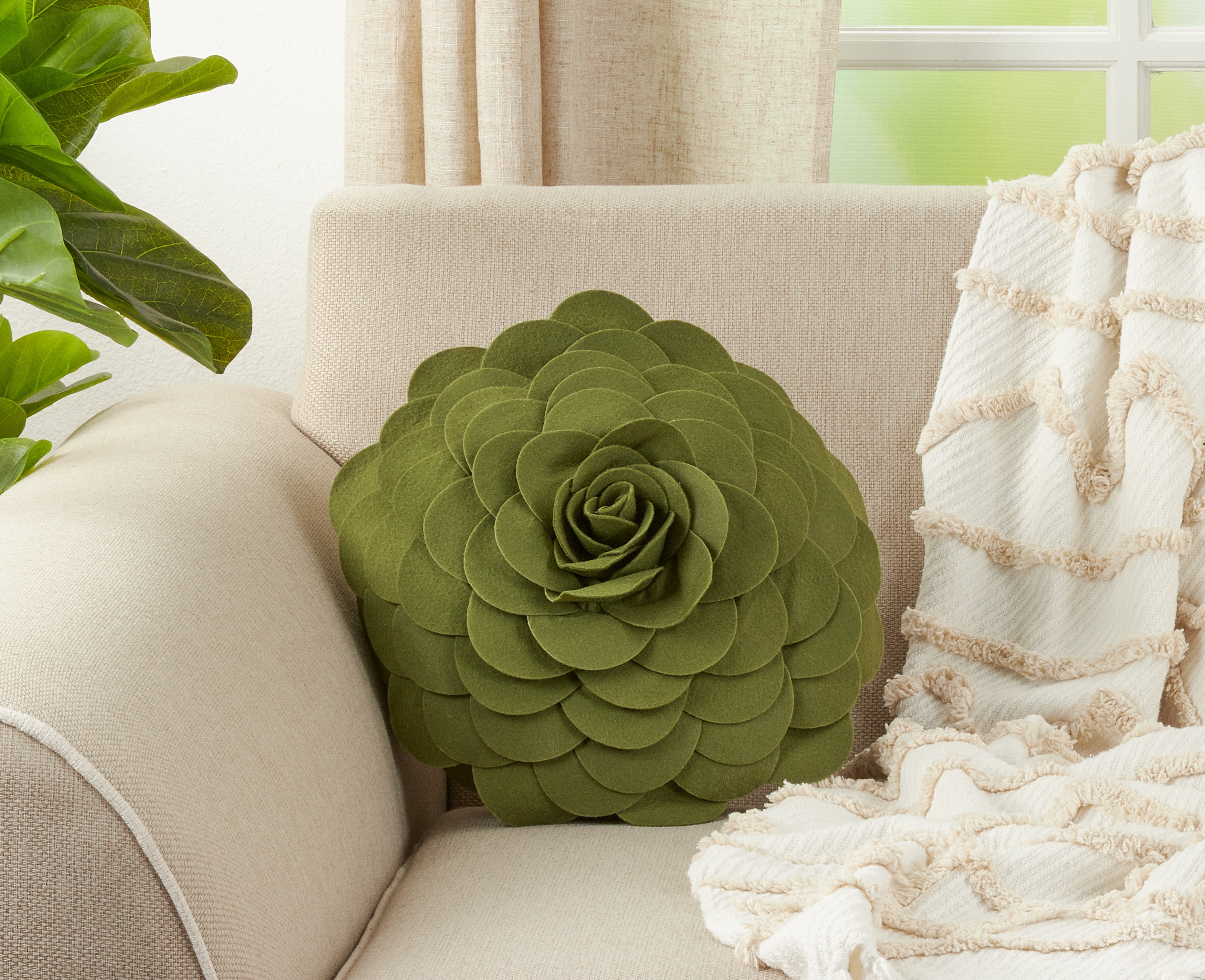 Flower Design Throw Pillow
