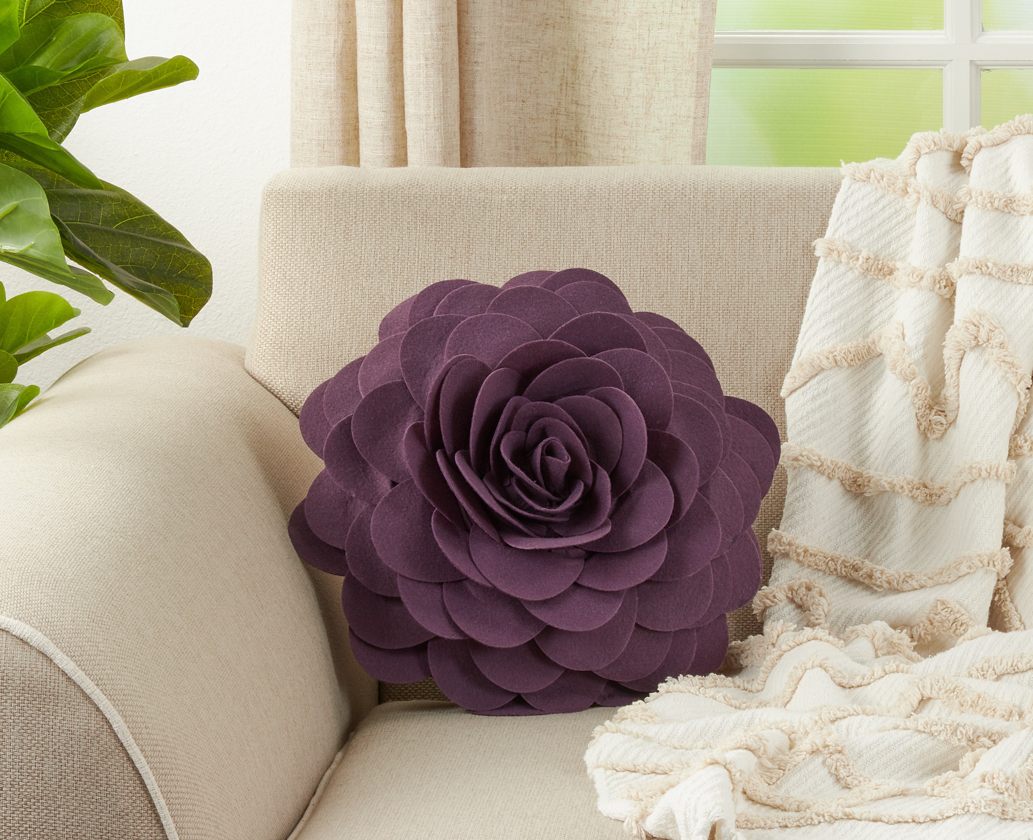 Flower Design Throw Pillow