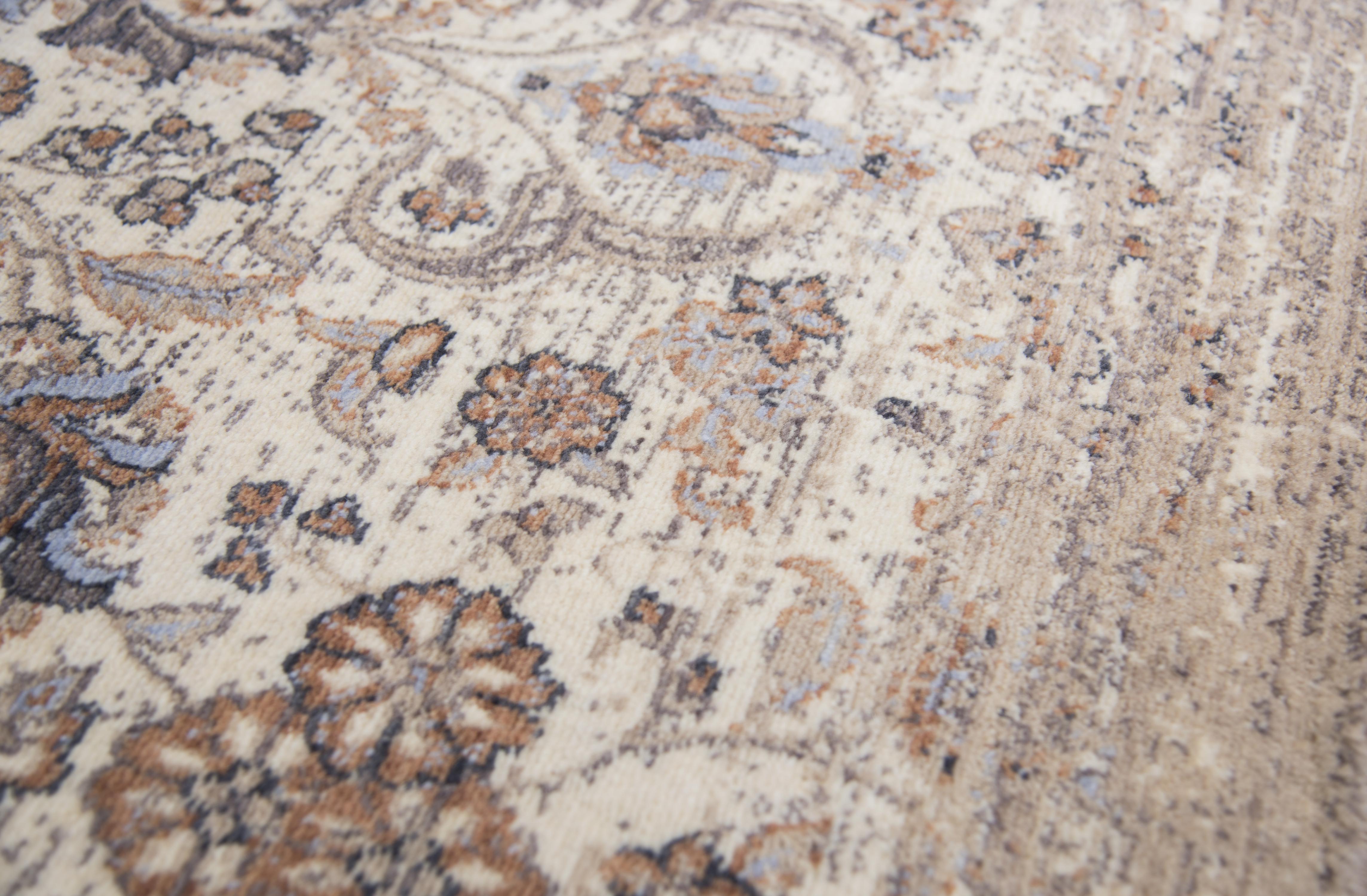 Hybrid 100% New Zealand Wool Classic/Persian Rug