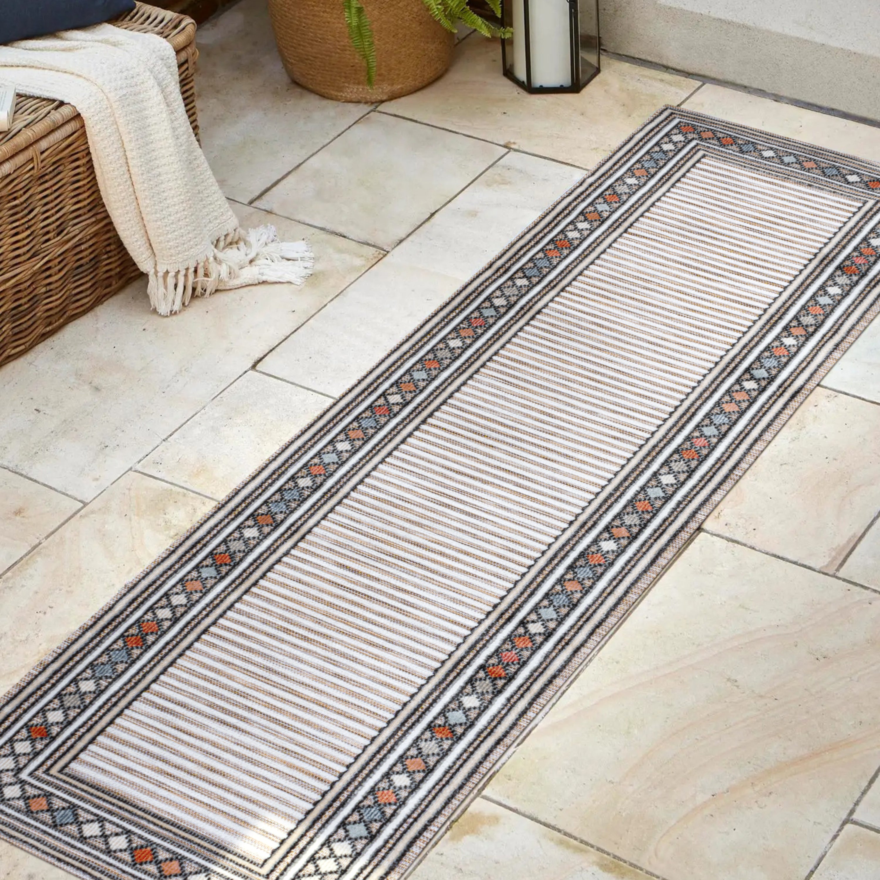 Sebastian High-Low Modern Diamond Border Indoor/Outdoor Area Rug