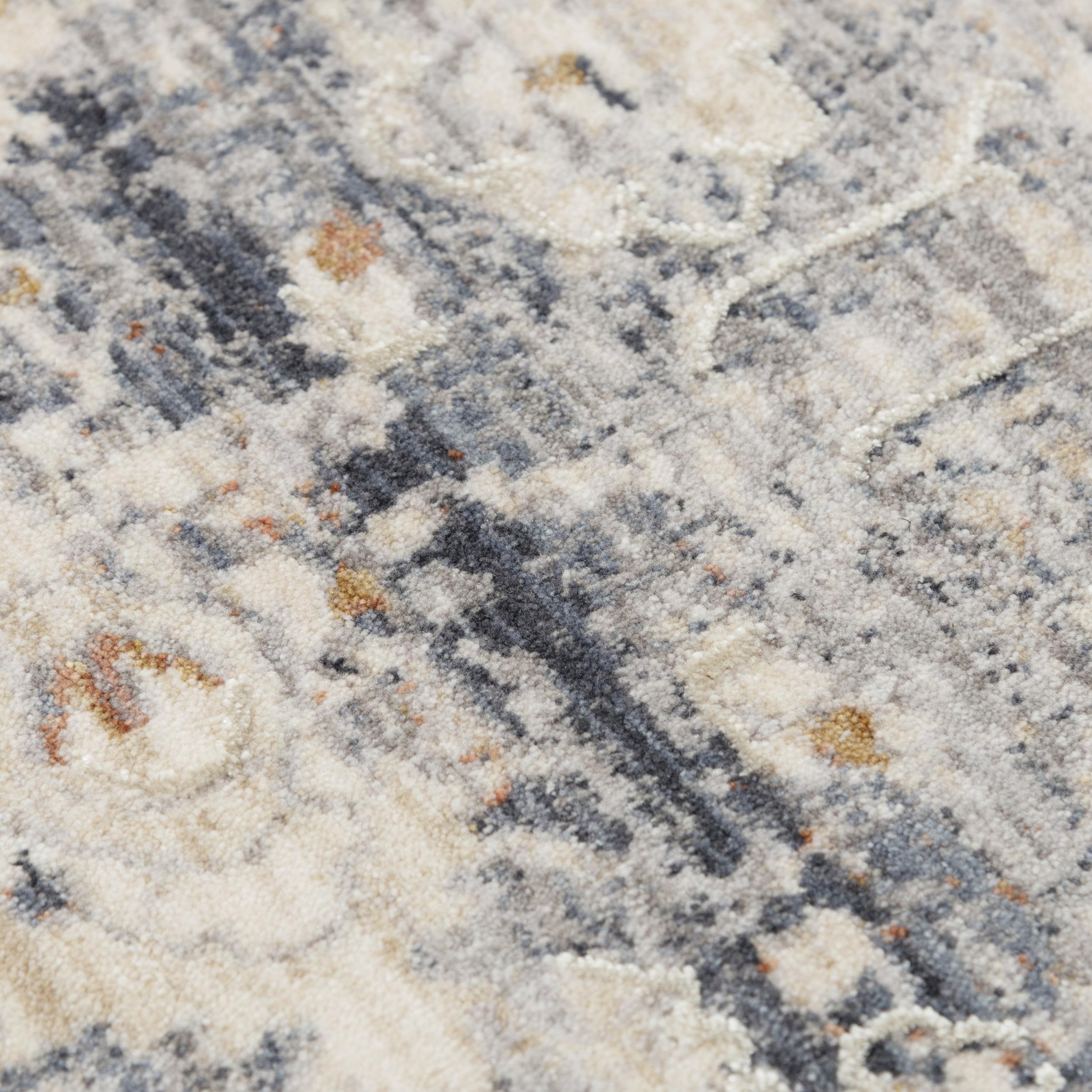 Power Loomed Classic/Persian Area Rug