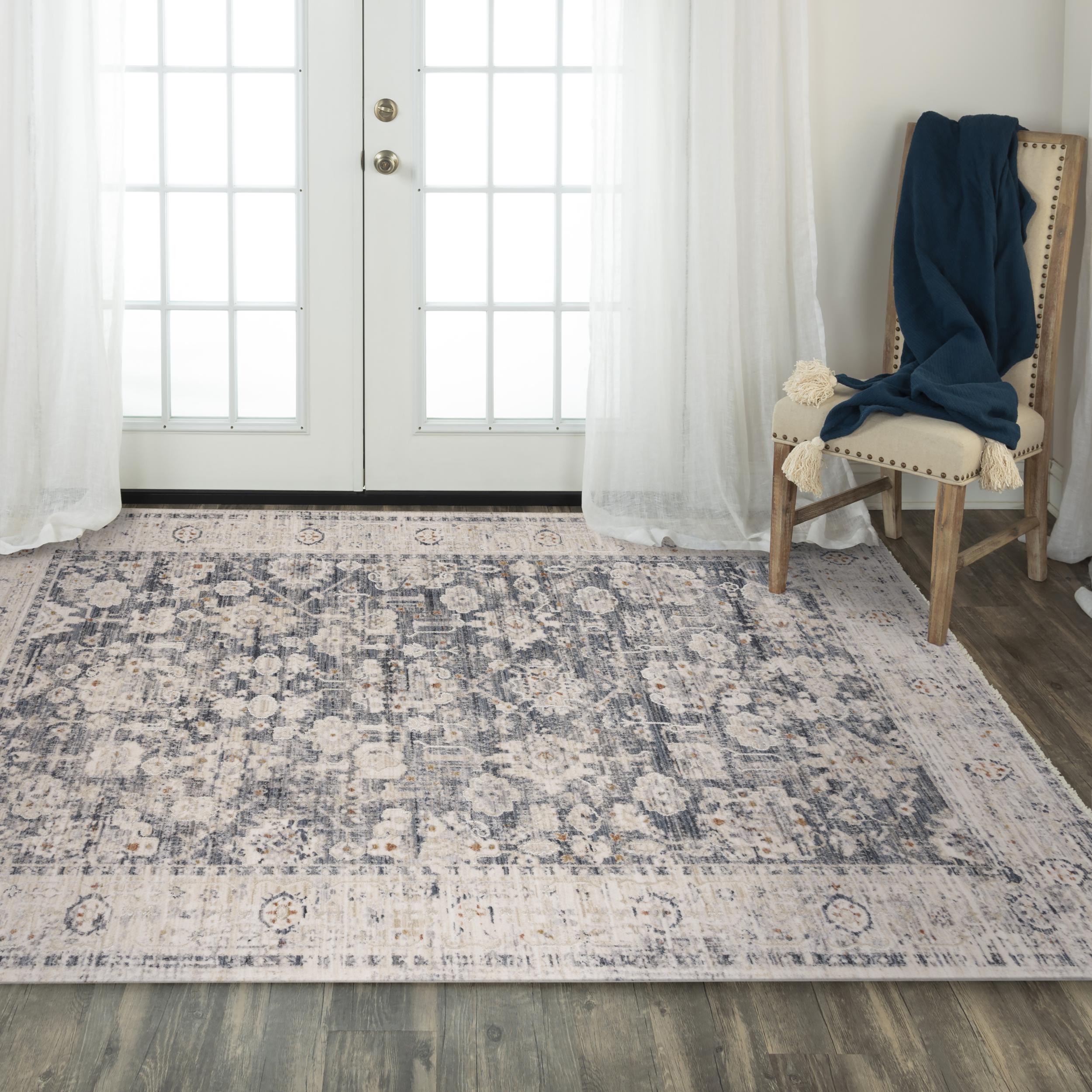 Power Loomed Classic/Persian Area Rug