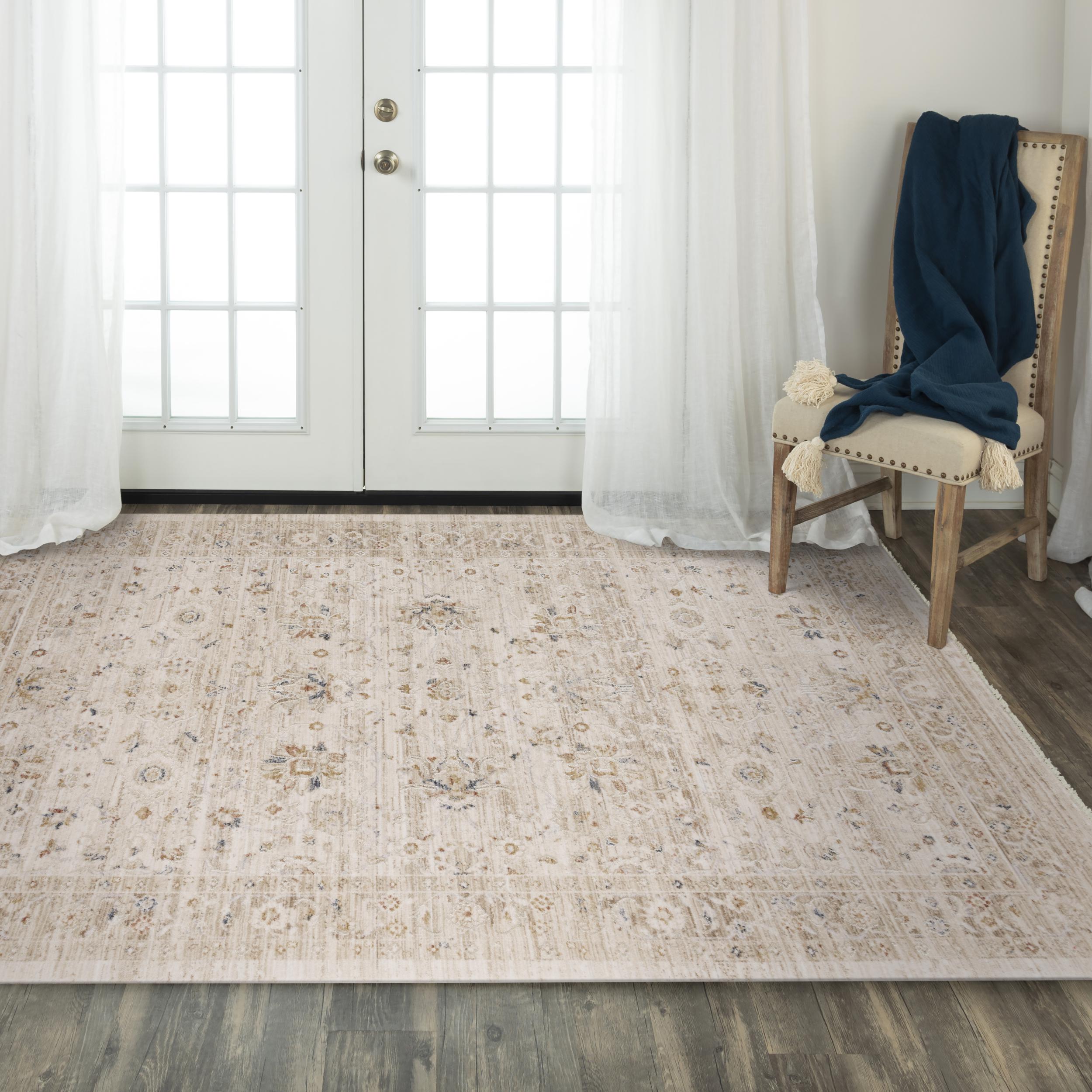 Power Loomed Classic/Persian Area Rug