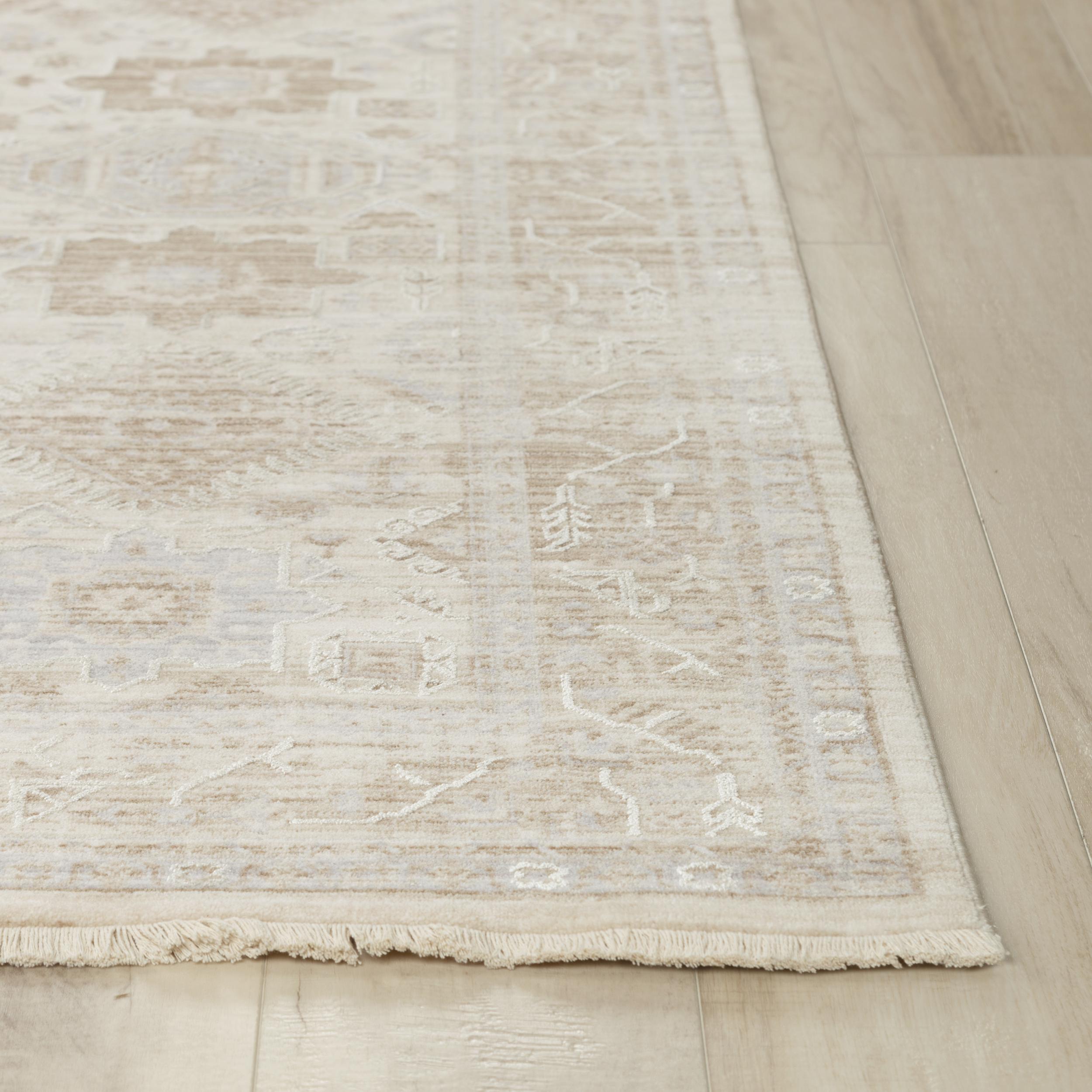 Power Loomed Floral/Medallion Rug