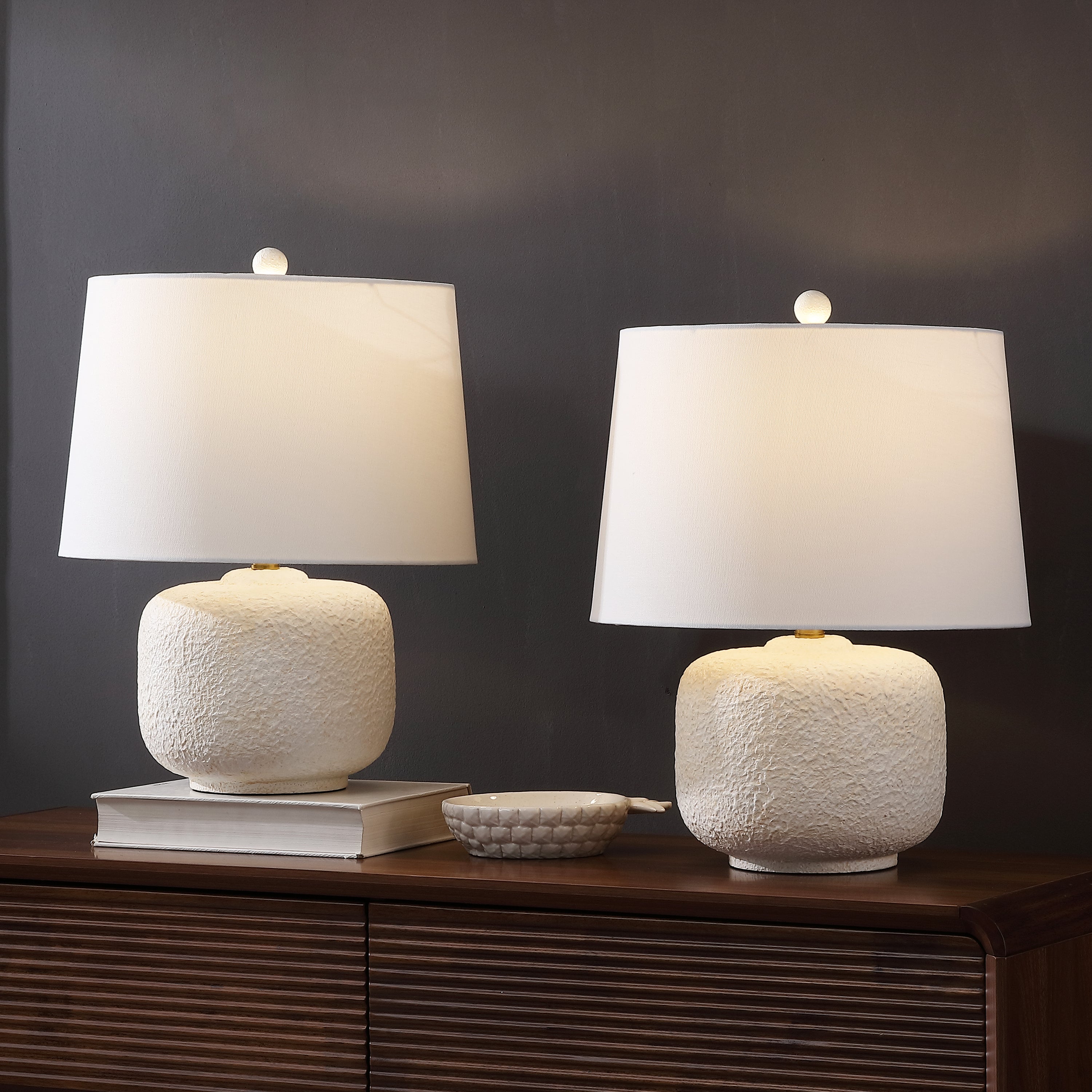 Qualm 20" Coastal Farmhouse Textured Resin/Metal Rounded Barrel LED Table Lamp (Set of 2)