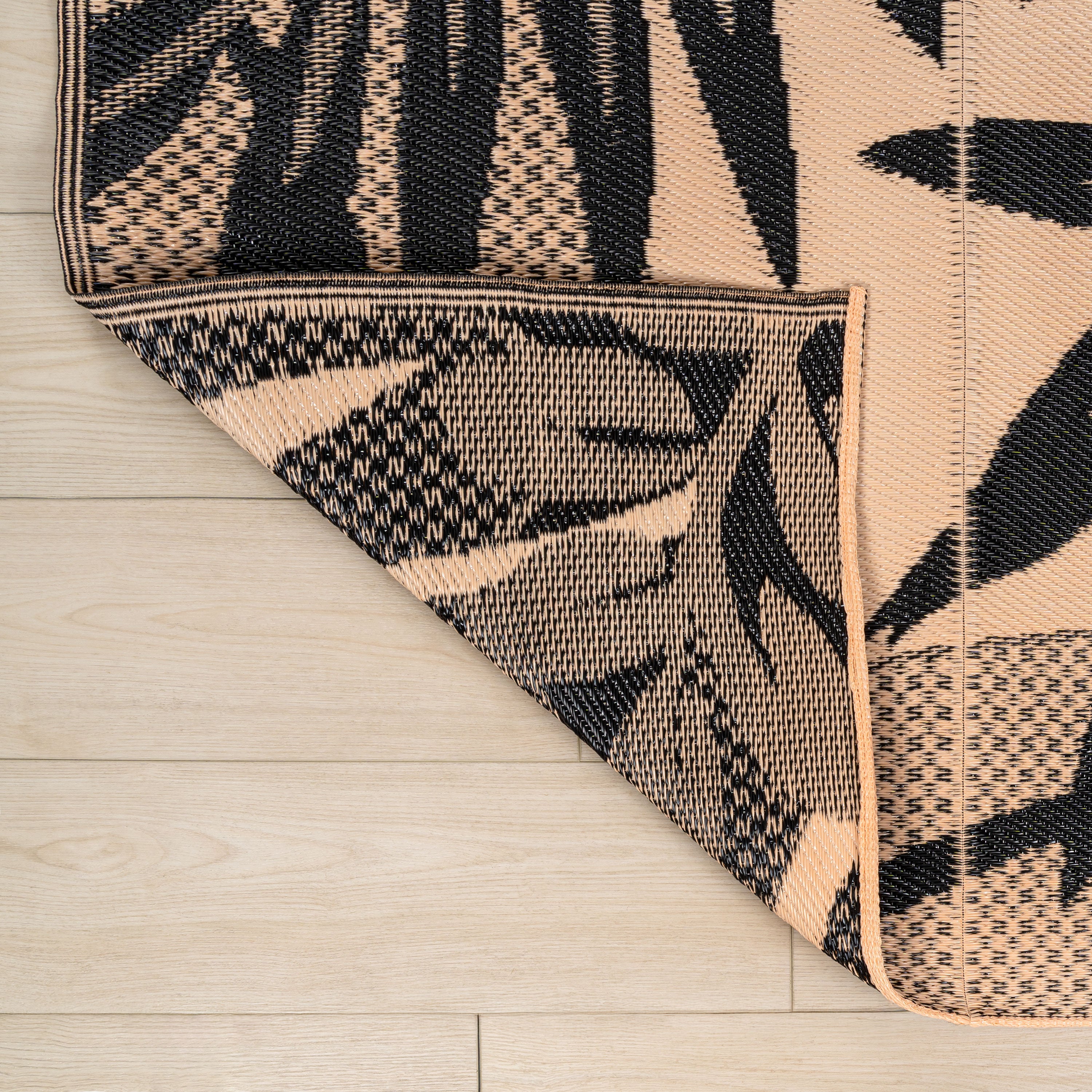 Wilde Classic Botanical Foldable Waterproof Reversible Plastic Straw Outdoor Rug