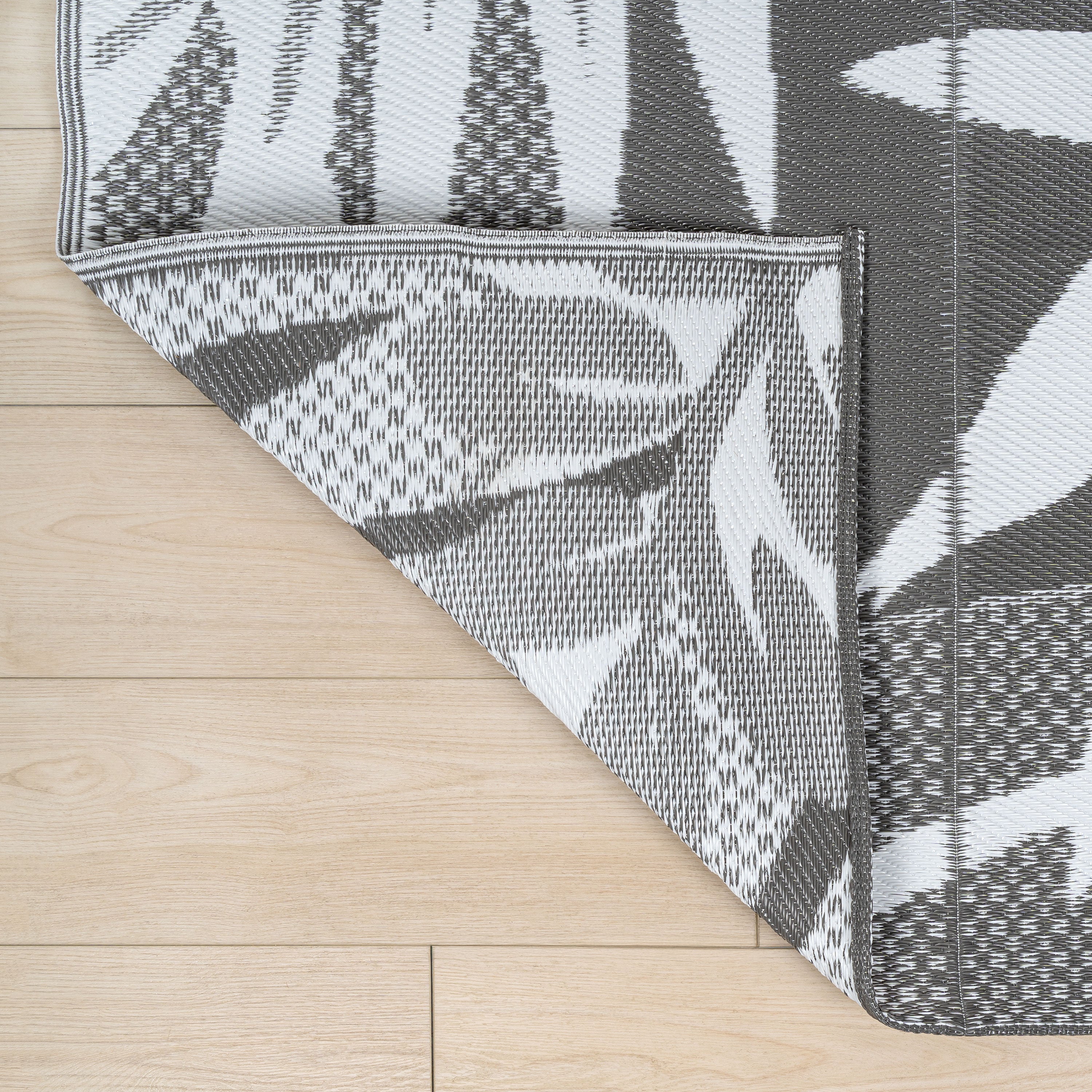 Wilde Classic Botanical Foldable Waterproof Reversible Plastic Straw Outdoor Rug