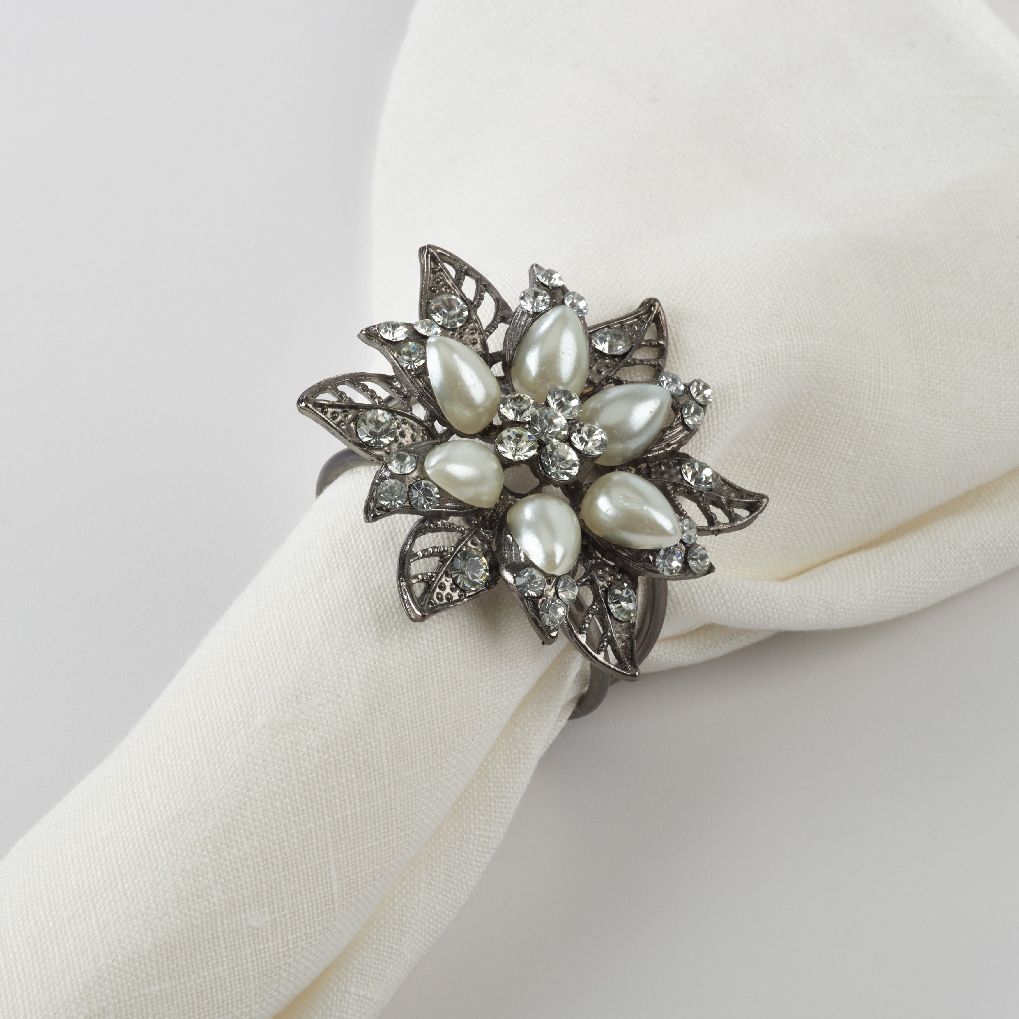 Floral Bejeweled Design Napkin Ring, Set of 4