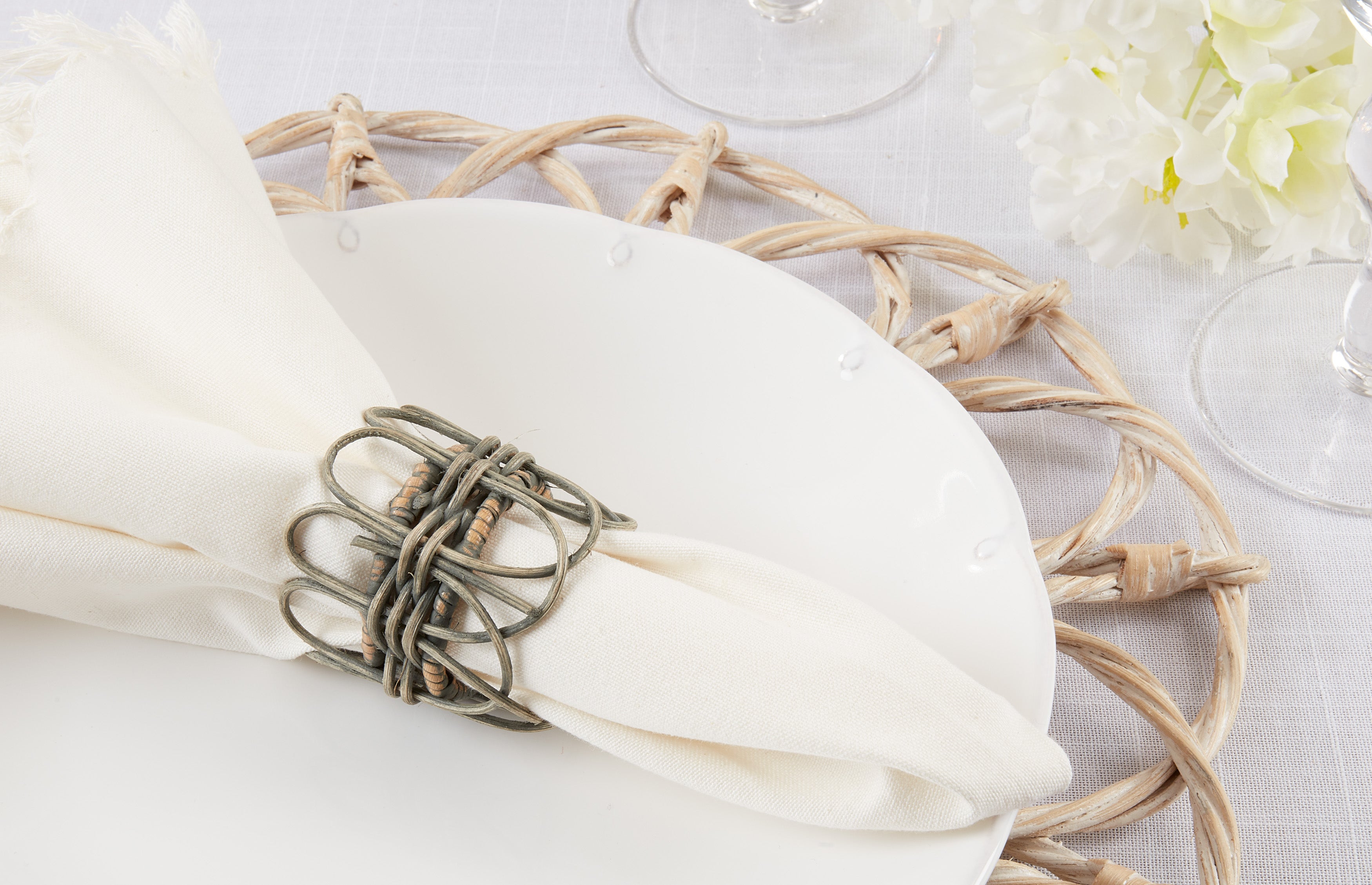 Twisted Rattan Napkin Ring, Set of 4