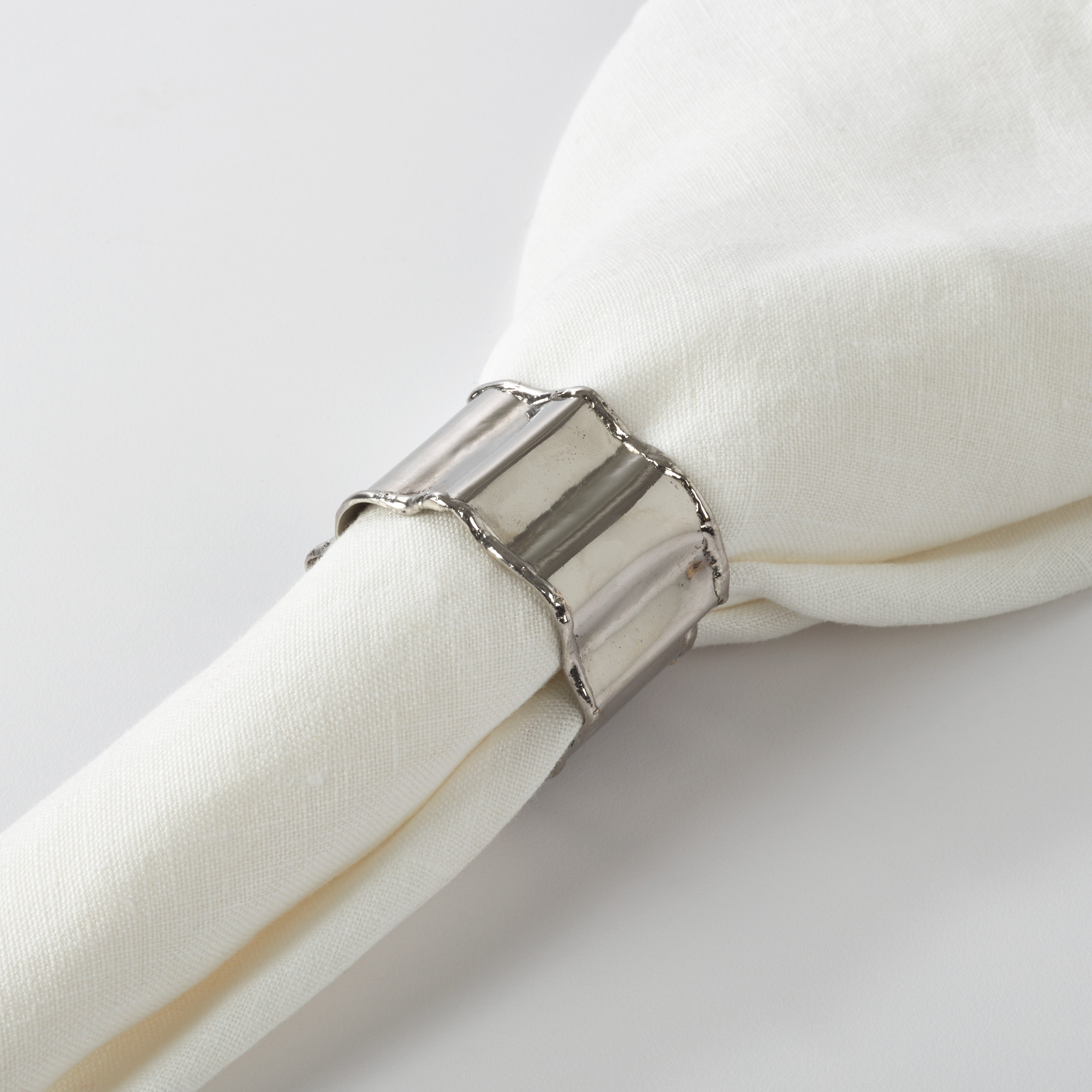 Classic Round Design Napkin Ring, Set of 4