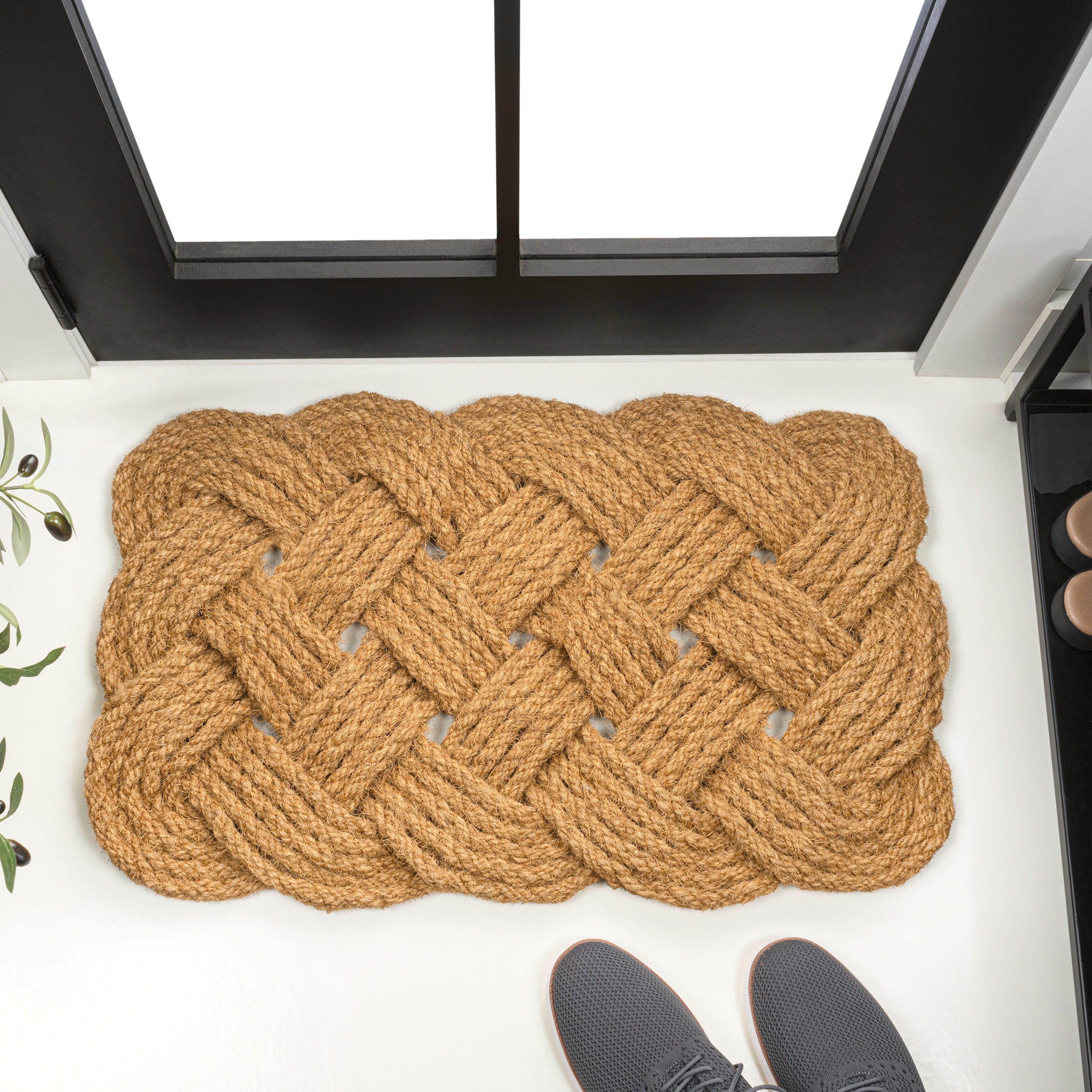 Maeve Classic Coastal Scalloped Basketweave Coir Indoor/Outdoor Door Mat, Set of 2