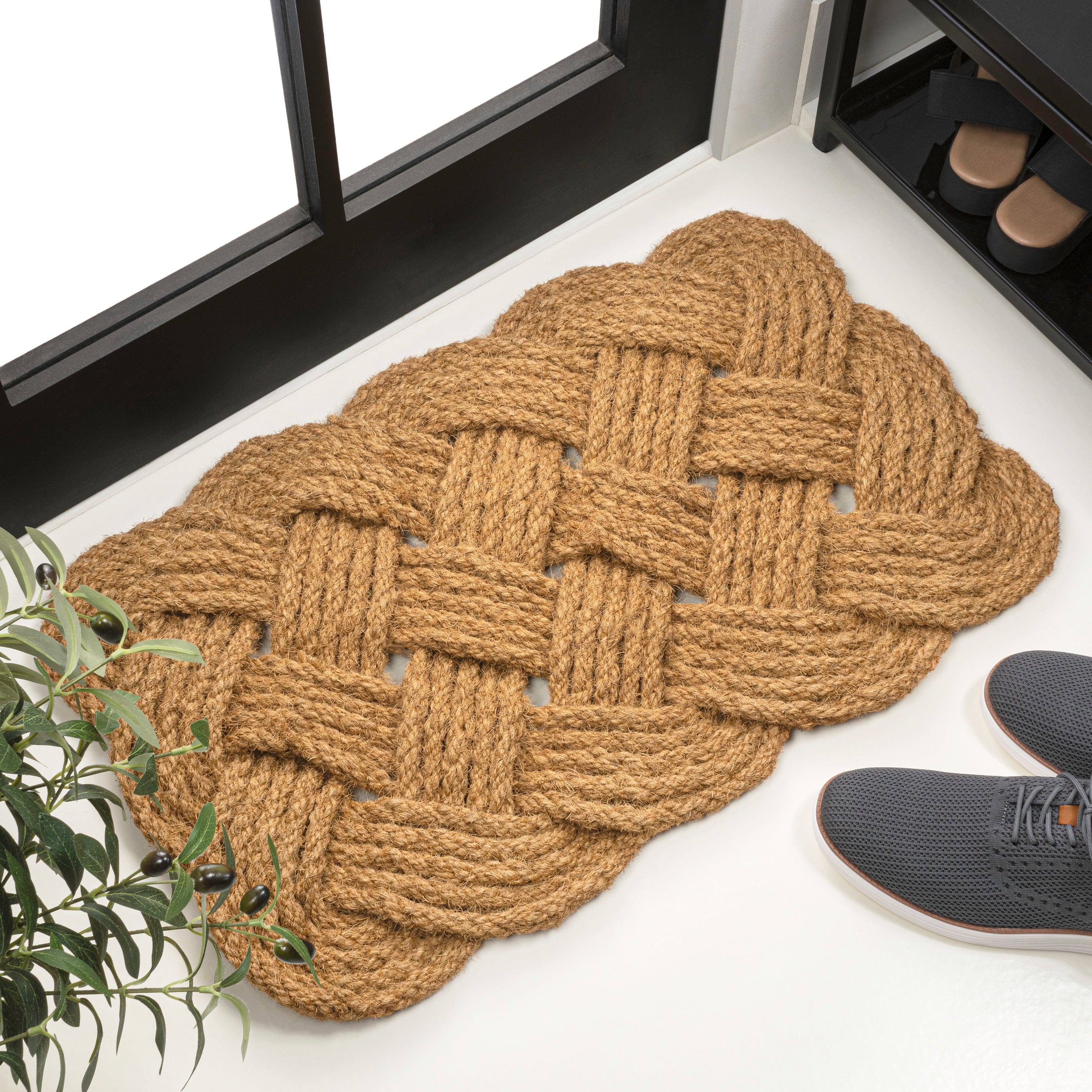 Maeve Classic Coastal Scalloped Basketweave Coir Indoor/Outdoor Door Mat, Set of 2