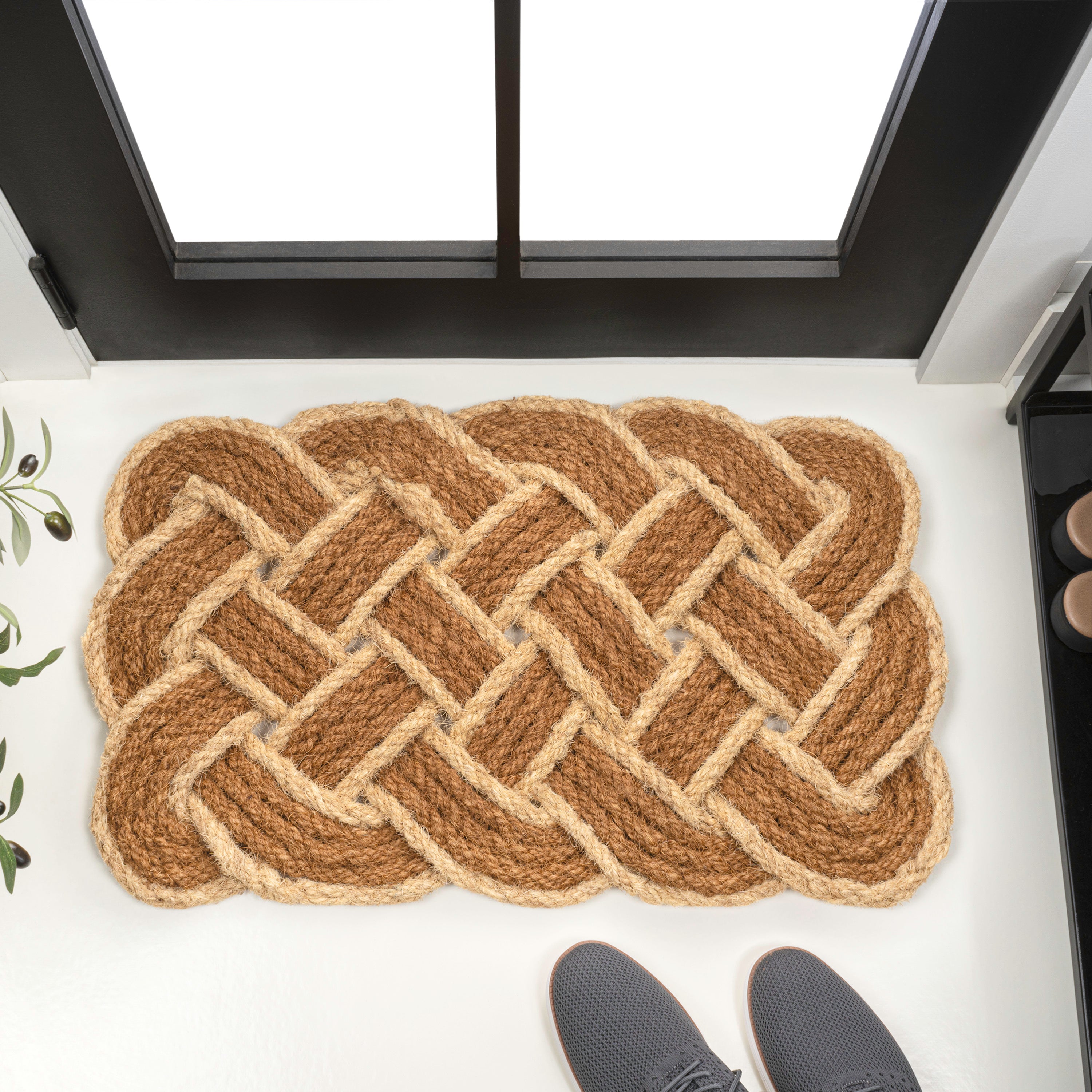 Maeve Classic Coastal Scalloped Basketweave Coir Indoor/Outdoor Door Mat, Set of 2